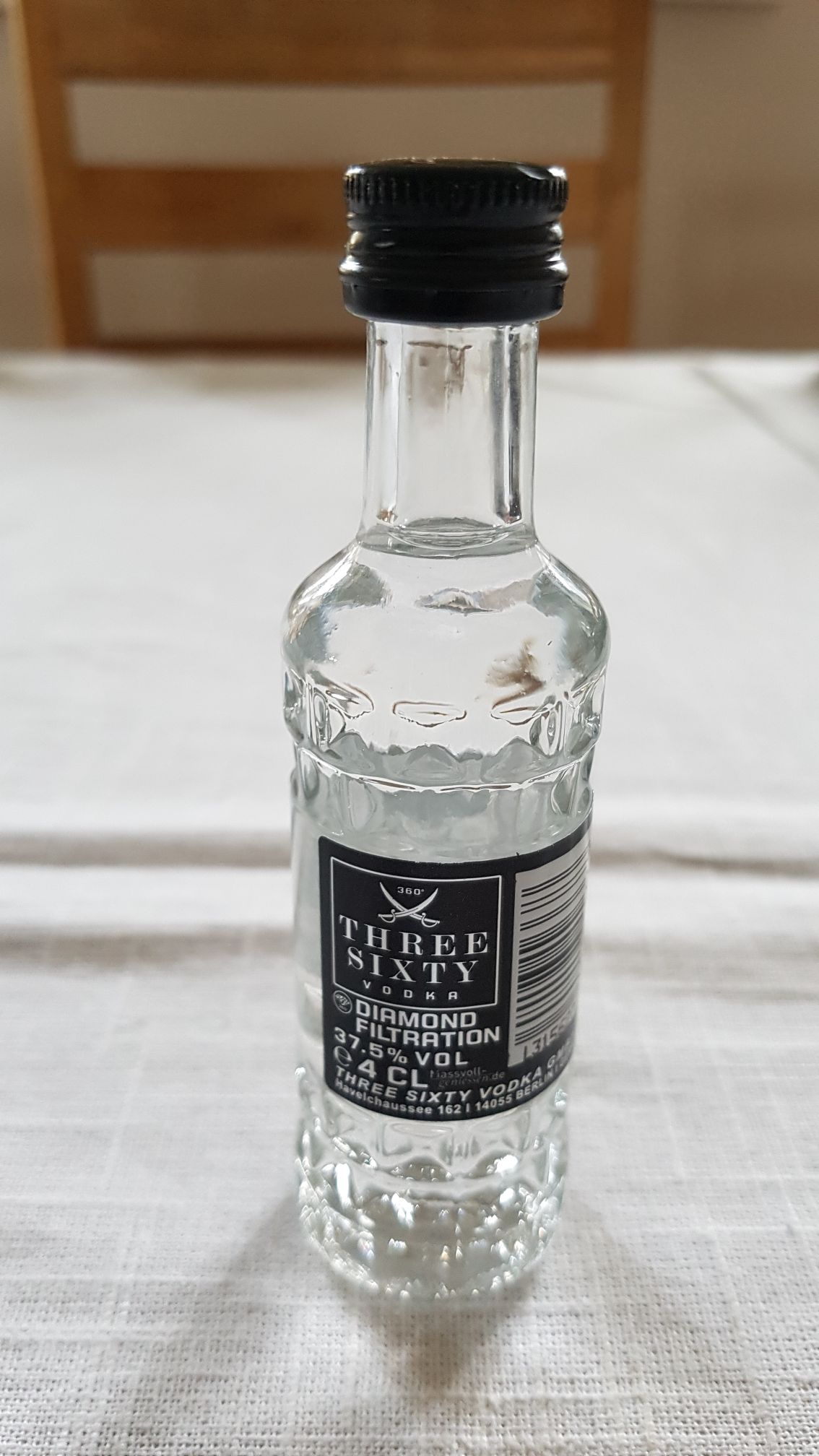 Three Sixty Vodka 40ml 37.5% Germany - Three Sixty Vodka GMBH (40 mL) alcohol collectible [Barcode 42181668] - Main Image 2