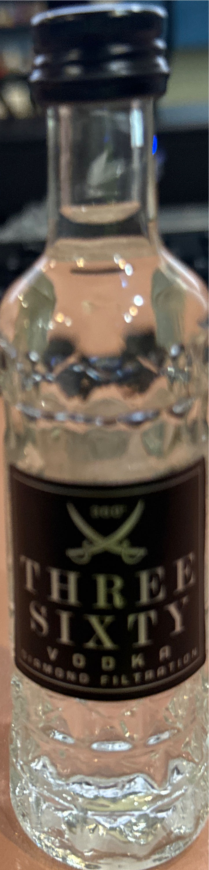 Three Sixty Vodka 40ml 37.5% Germany - Three Sixty Vodka GMBH (40 mL) alcohol collectible [Barcode 42181668] - Main Image 3