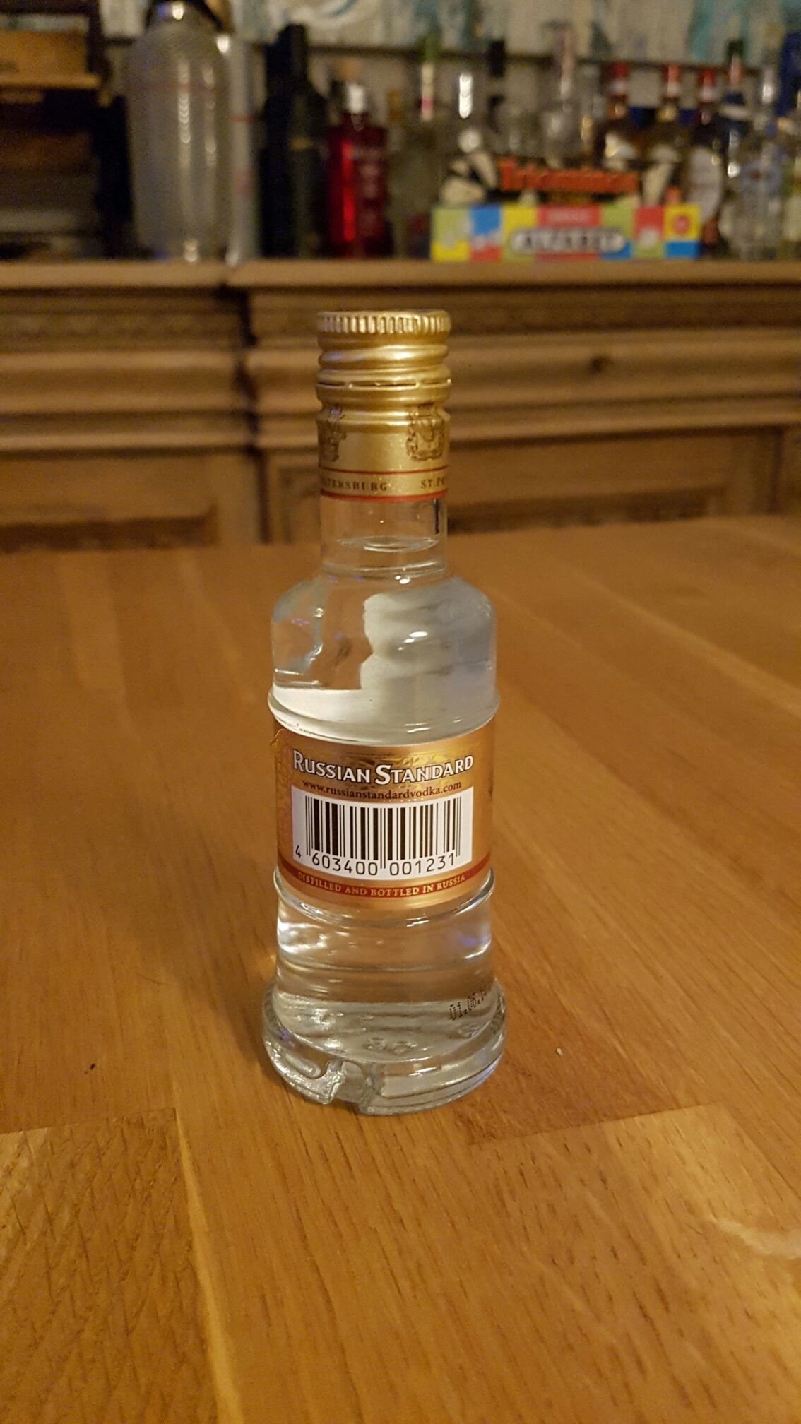 Russian Standard Gold 50ml 40% Russia - Russian Standard (50mL) alcohol collectible [Barcode 4603400001231] - Main Image 2