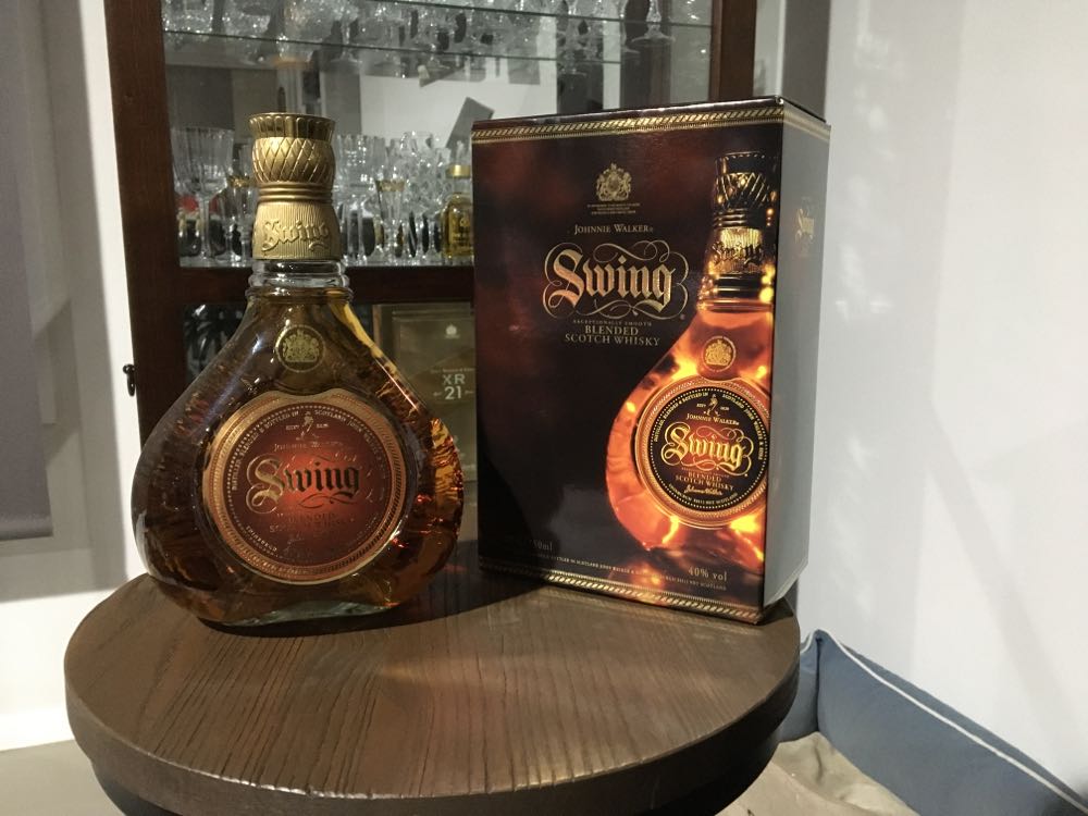 Johnnie Walker Swing Scotch Whisky 0,7 l -schottischer Blended Whisky - Johnnie Walker & Sons (750 mL) alcohol collectible [Barcode 5000267091013] - Main Image 3