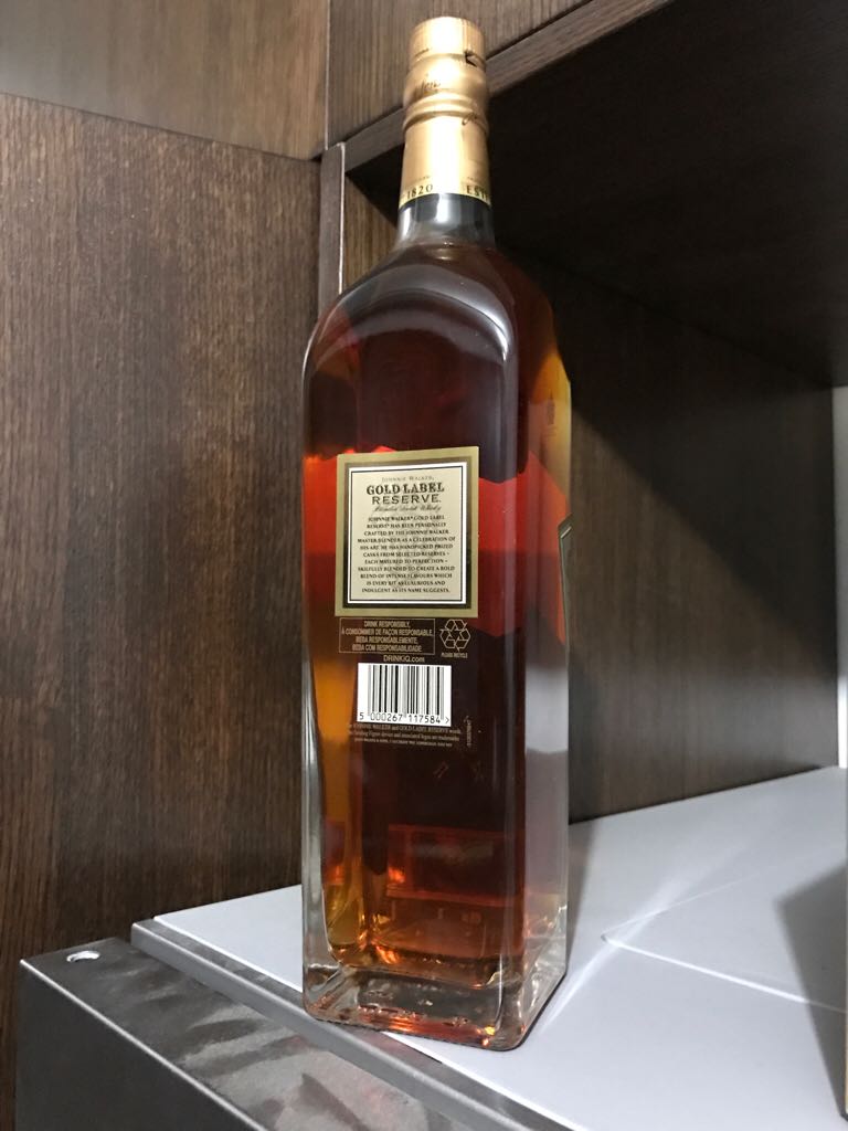 Gold Label Reserve 1L - Johnnie Walker & Sons (1L) alcohol collectible [Barcode 5000267117584] - Main Image 2