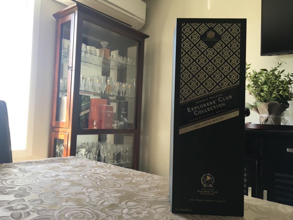 Johnnie Walker E.C.C.: The Gold Route - John Walker & Sons (1L) alcohol collectible [Barcode 5000267119748] - Main Image 3