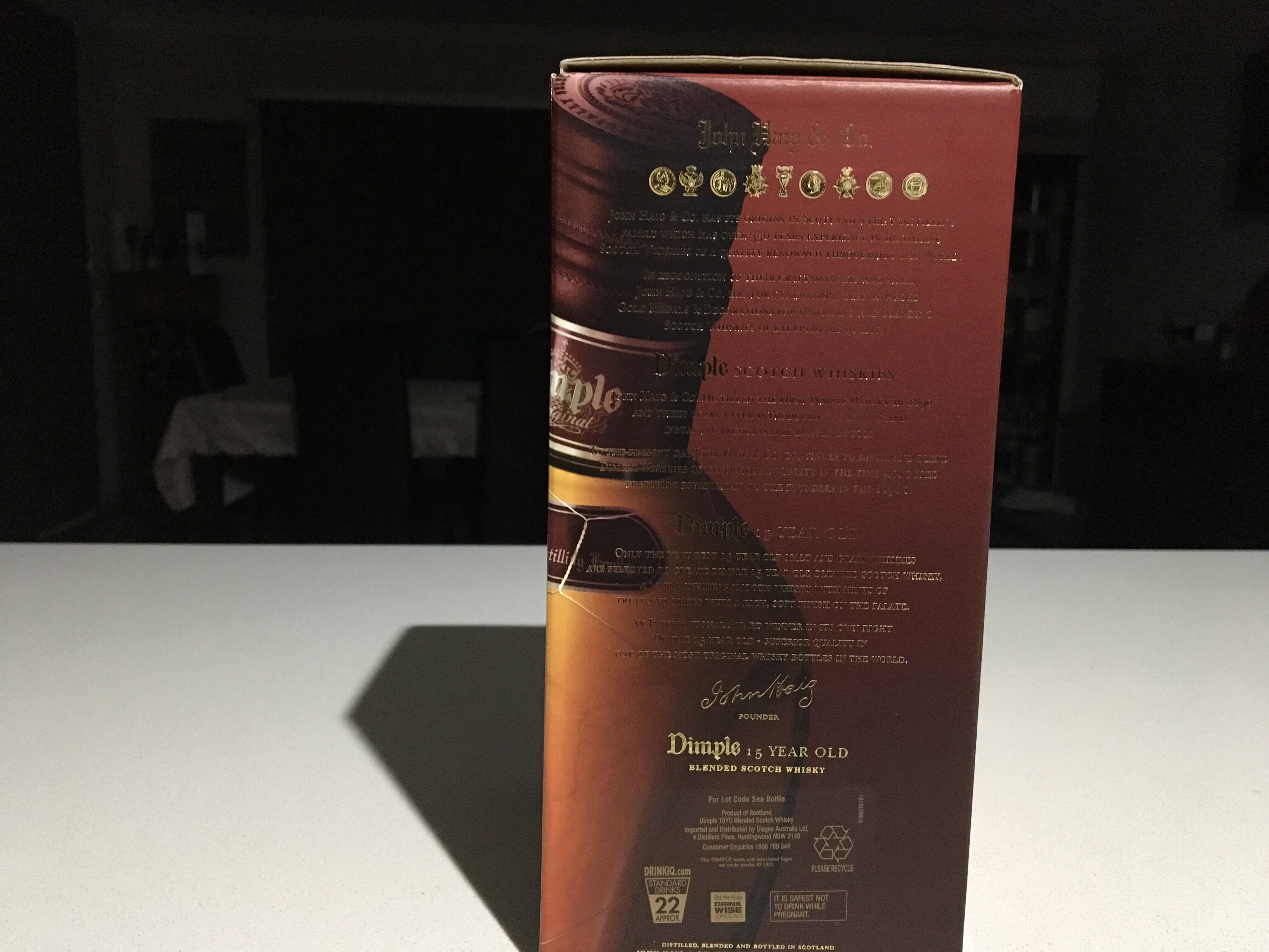 Dimple 15 Year Old - John Haig & Co. (700 mL) alcohol collectible [Barcode 5000281003337] - Main Image 4