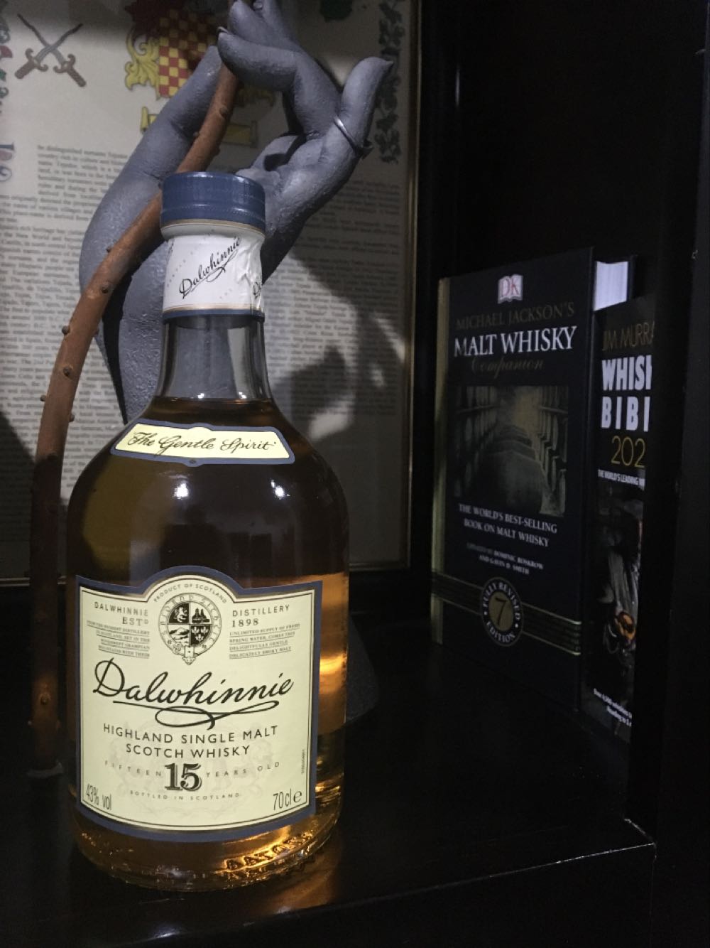 Dalwhinnie Single Highland Malt, 15 Jahre,1 Liter - The Dalwhinnie Distillery (700 mL) alcohol collectible [Barcode 5000281003603] - Main Image 3