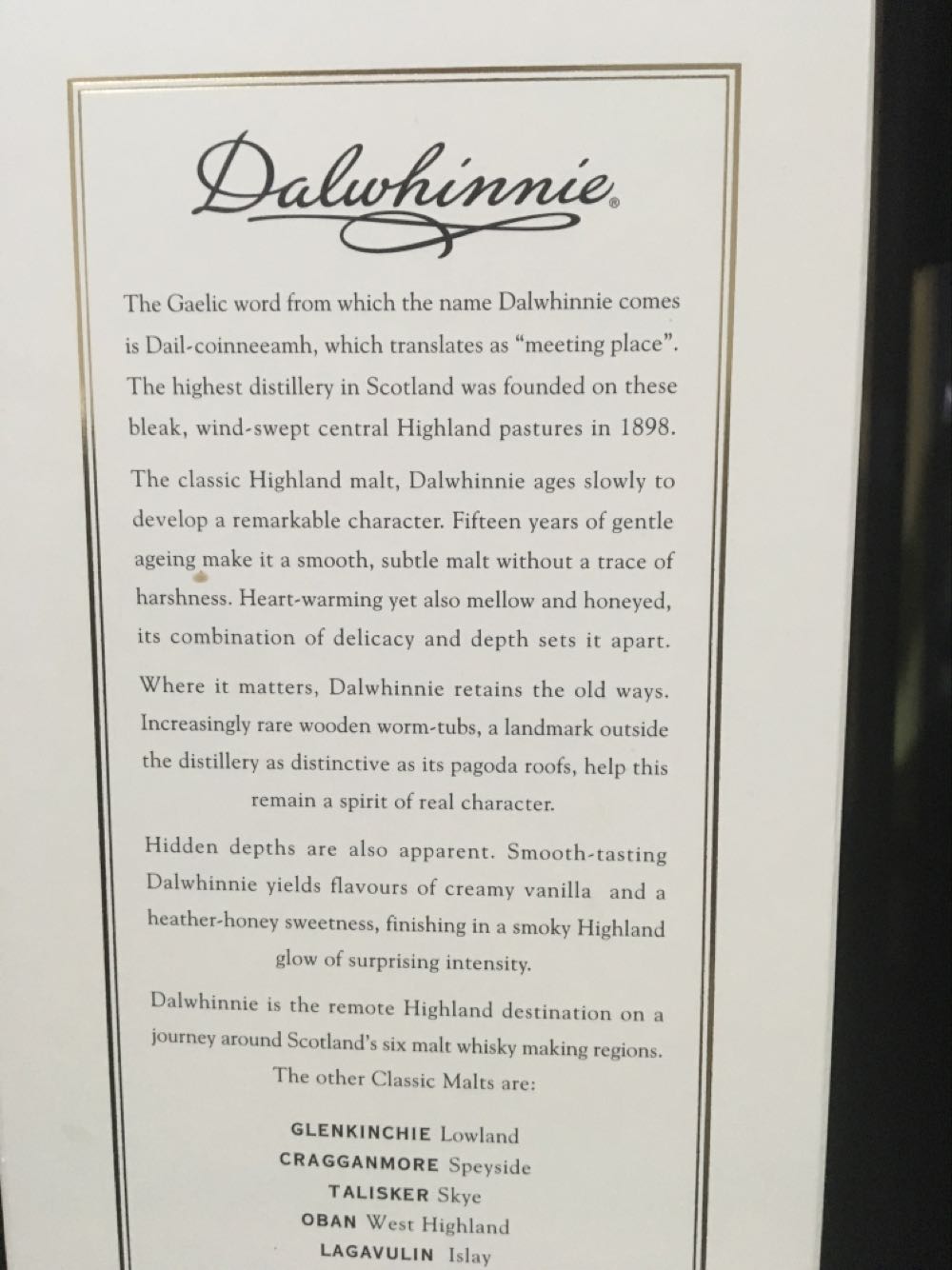 Dalwhinnie Single Highland Malt, 15 Jahre,1 Liter - The Dalwhinnie Distillery (700 mL) alcohol collectible [Barcode 5000281003603] - Main Image 4