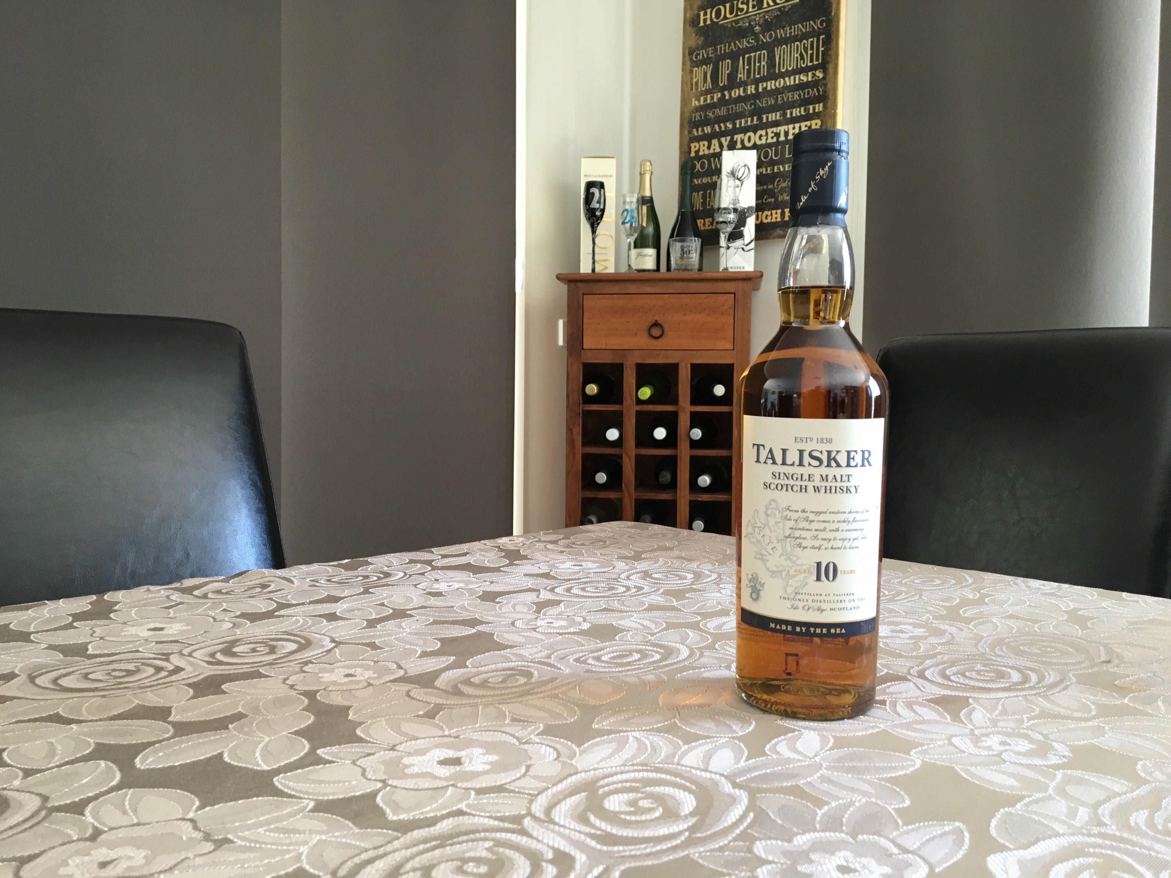 Talisker 10 Yr Old - The Talisker Distillery (700  mL) alcohol collectible [Barcode 5000281005416] - Main Image 4