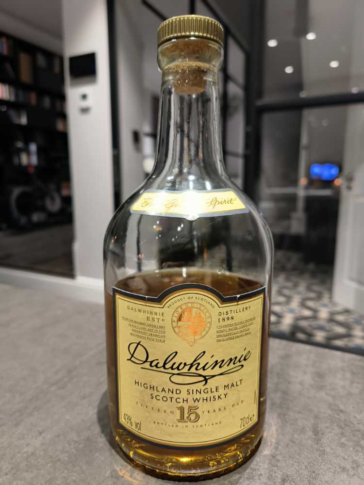 Dalwhinnie 15 - The Dalwhinnie Distillery (700 mL) alcohol collectible [Barcode 5000281005423] - Main Image 4