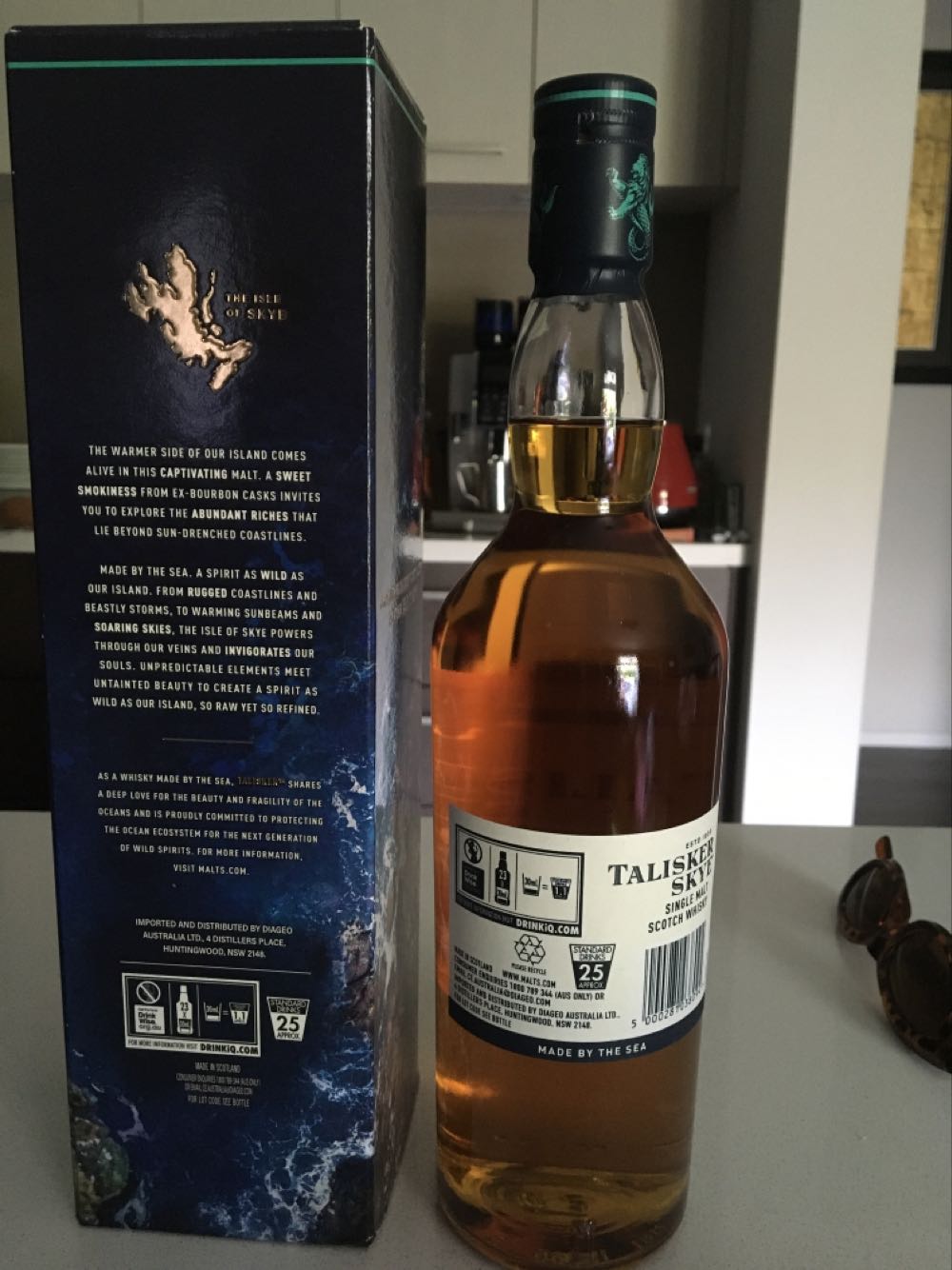 Talisker Skye - Talisker Distillery (700 mL) alcohol collectible [Barcode 5000281038094] - Main Image 3