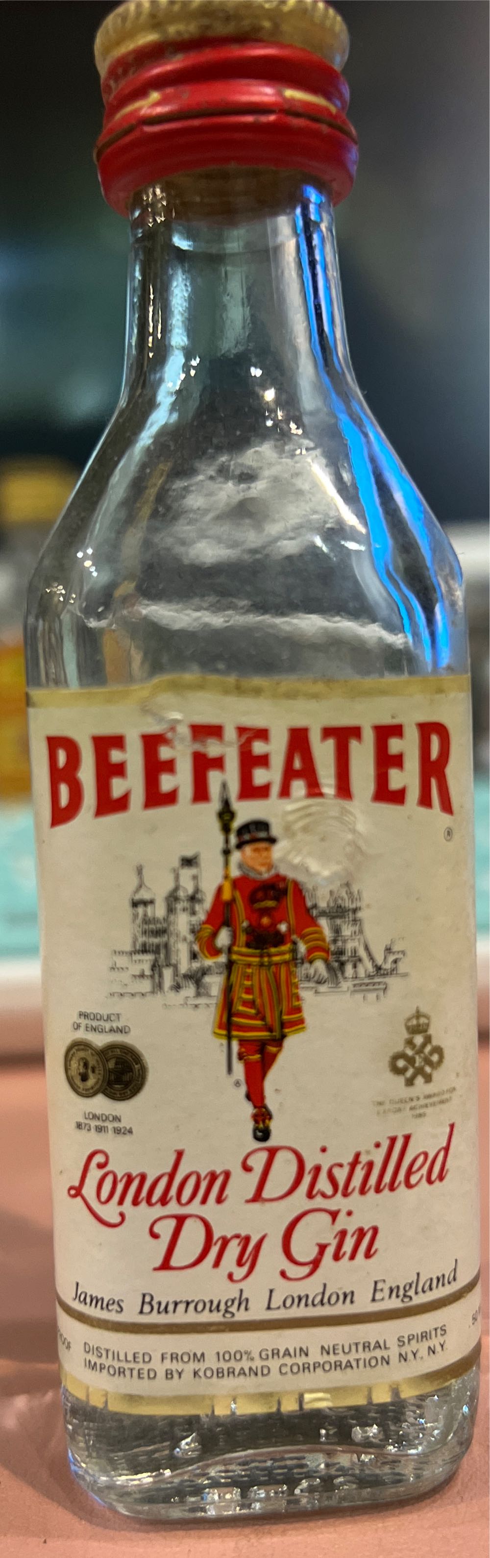 Beefeater London Dry Gin - Atlanta (200 mL) alcohol collectible [Barcode 5000329002254] - Main Image 2