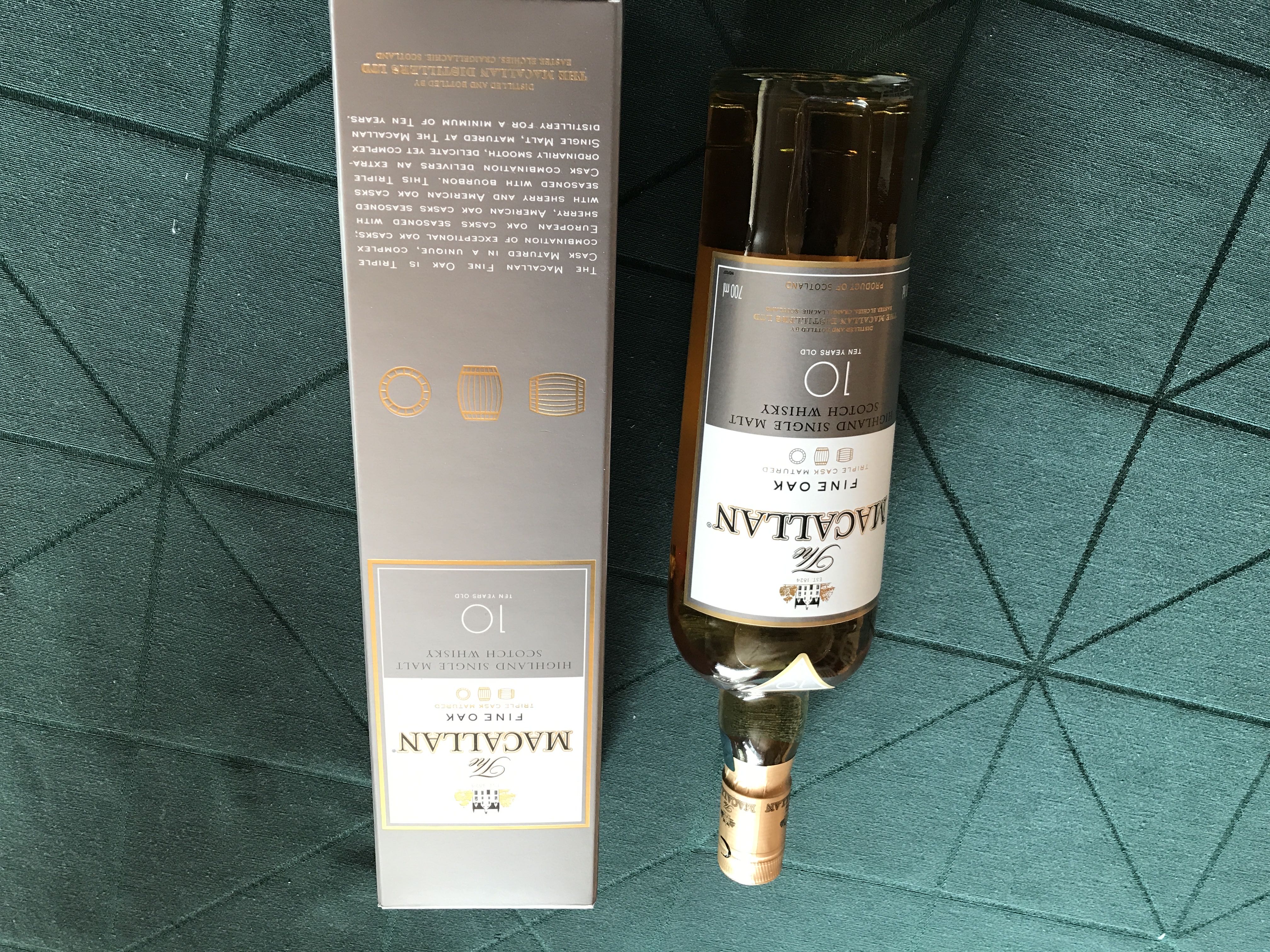 MACALLAN 10 FINE OAK SINGLE MALT0.7 cl. 40% vol. - The Macallan Distillery (700 mL) alcohol collectible [Barcode 5010314048709] - Main Image 2