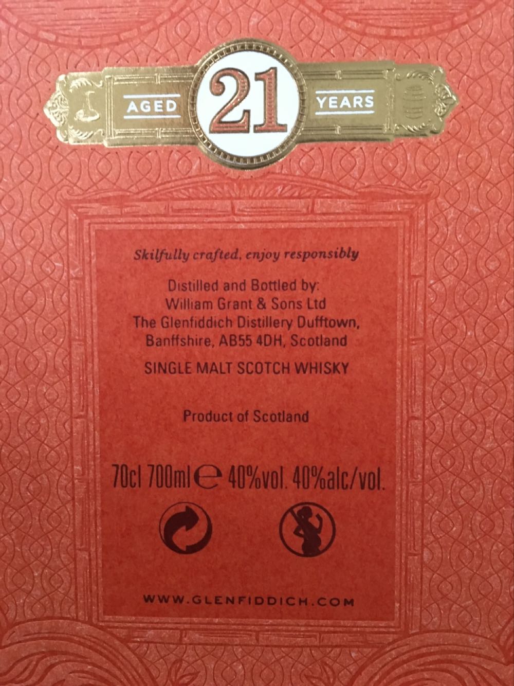 GLENFIDDICH h 21y Reserva Rum Cask Finish Single Malt Scotch Whisky - The Glenfiddich Distillery (700 mL) alcohol collectible [Barcode 5010327324081] - Main Image 4
