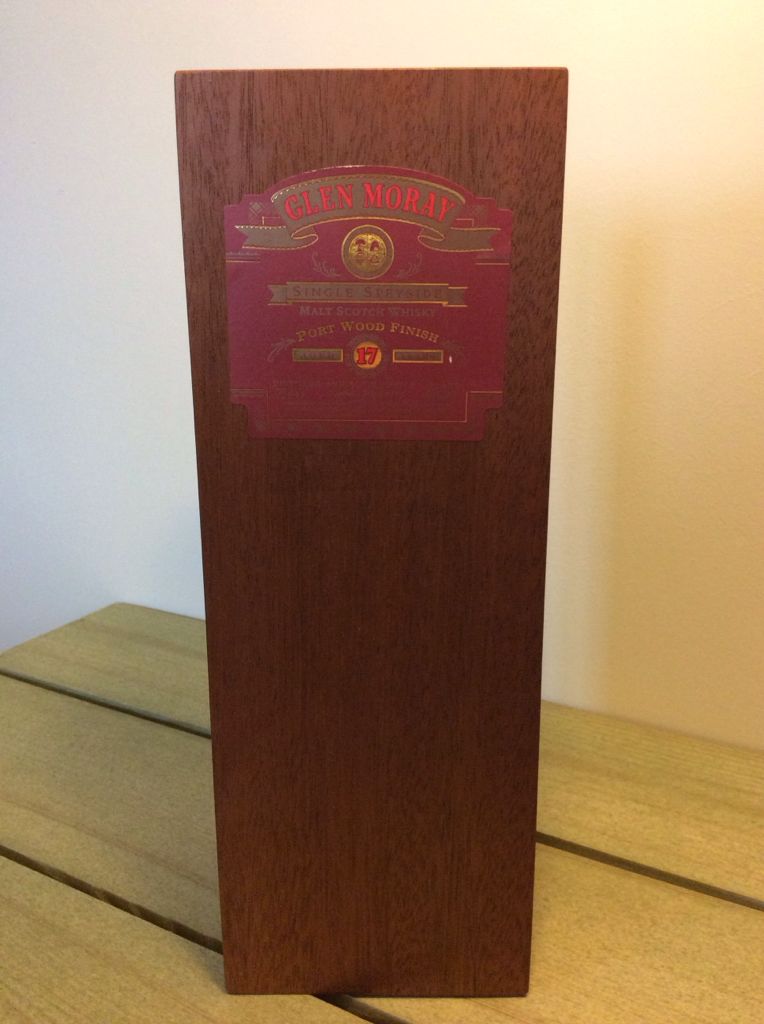 Glen Moray 17 Yr Old Port Wood Finish Single Malt - The Glen Moray Distillery (700 mL) alcohol collectible [Barcode 5010494650983] - Main Image 2
