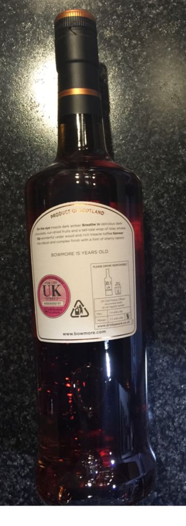 Bowmore 15 Year - Bowmore Distillery (700 mL) alcohol collectible [Barcode 5010496020821] - Main Image 2