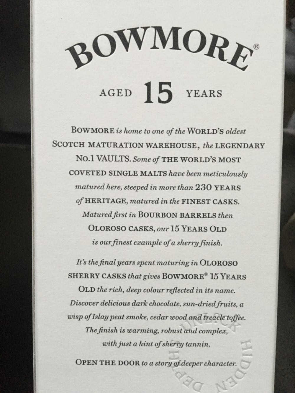 Bowmore 15 Year - Bowmore Distillery (700 mL) alcohol collectible [Barcode 5010496020821] - Main Image 4