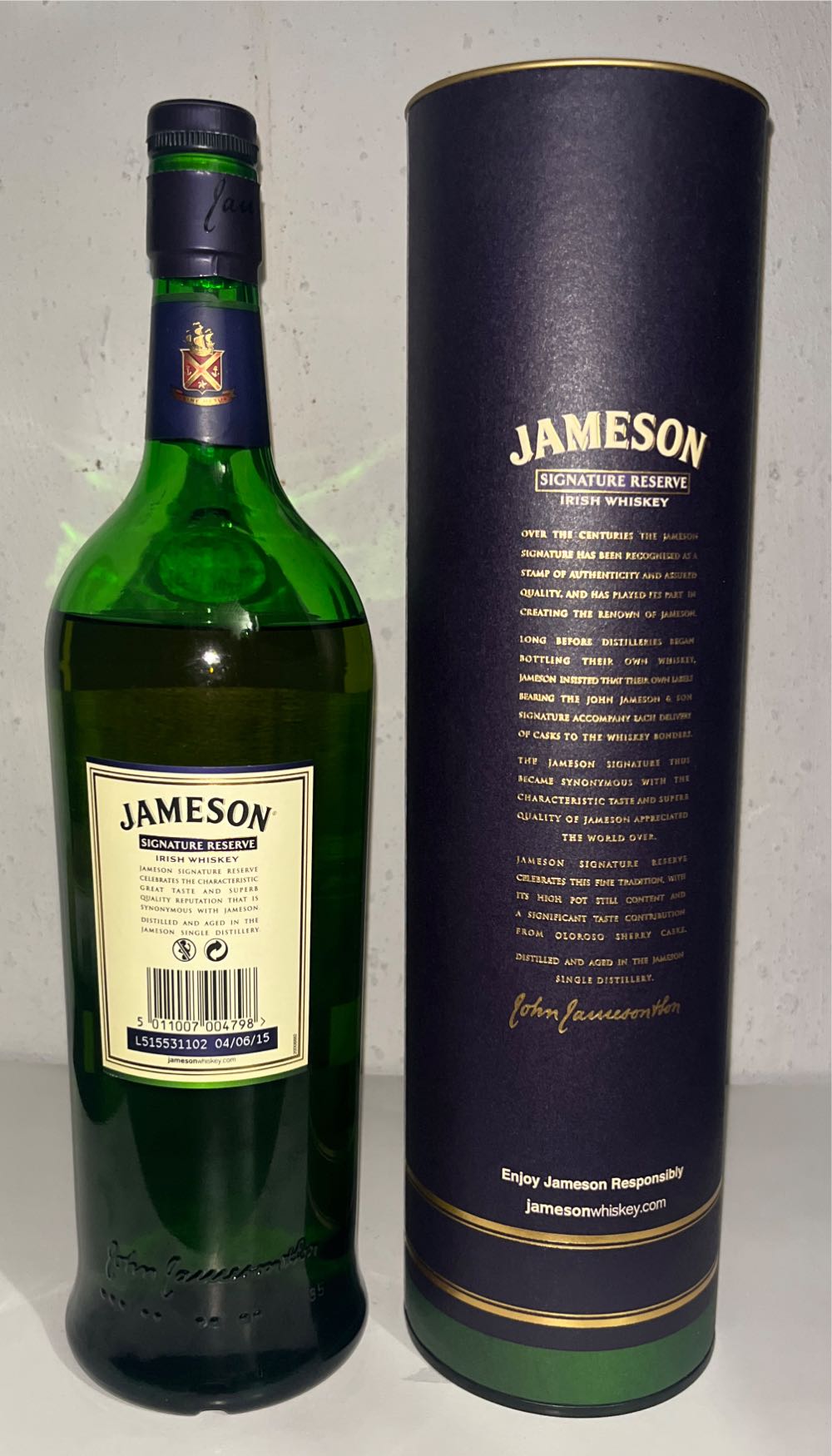 Jameson Signature Reserve - John Jameson & Son (1 L) alcohol collectible [Barcode 5011007004798] - Main Image 2