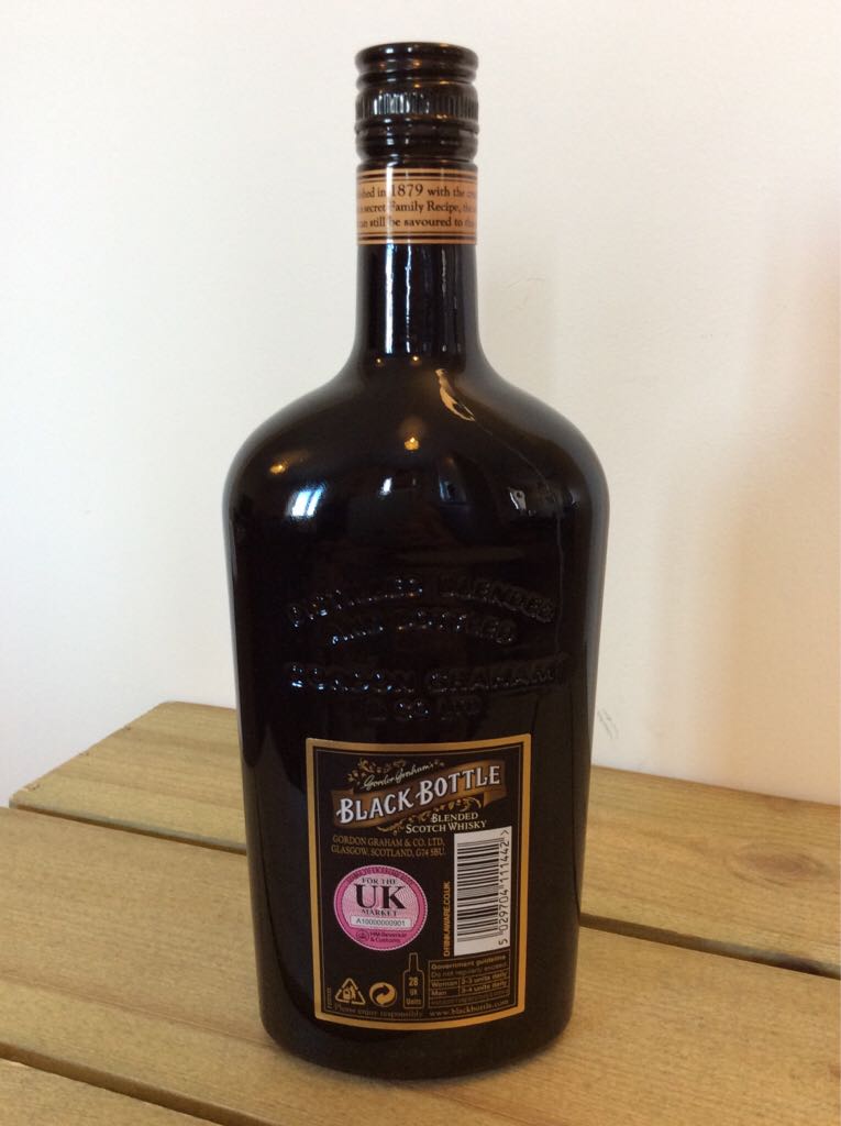 Black Bottle Blended Scotch Whisky - Gordon Graham & Company (700 mL) alcohol collectible [Barcode 5029704111442] - Main Image 2