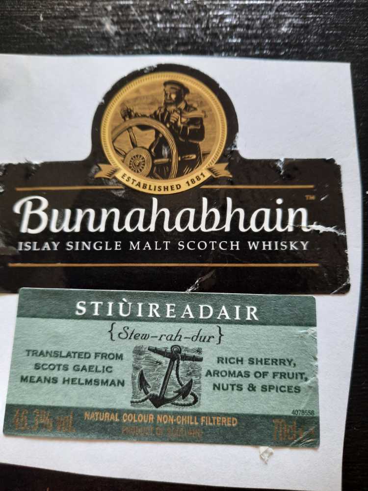 Bunnahabhain Stùireadair - Bunnahabhain Distillery (700 mL) alcohol collectible [Barcode 5029704218639] - Main Image 2