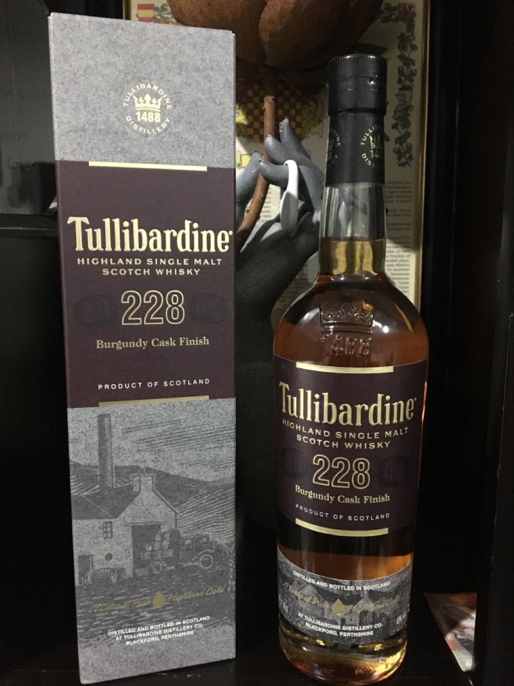 Tullibardine 228 Burgundy Finish Single Malt Whisky 43,0% vol. - 0,7 Liter - The Tullibardine Distillery (700 mL) alcohol collectible [Barcode 5060074861261] - Main Image 2
