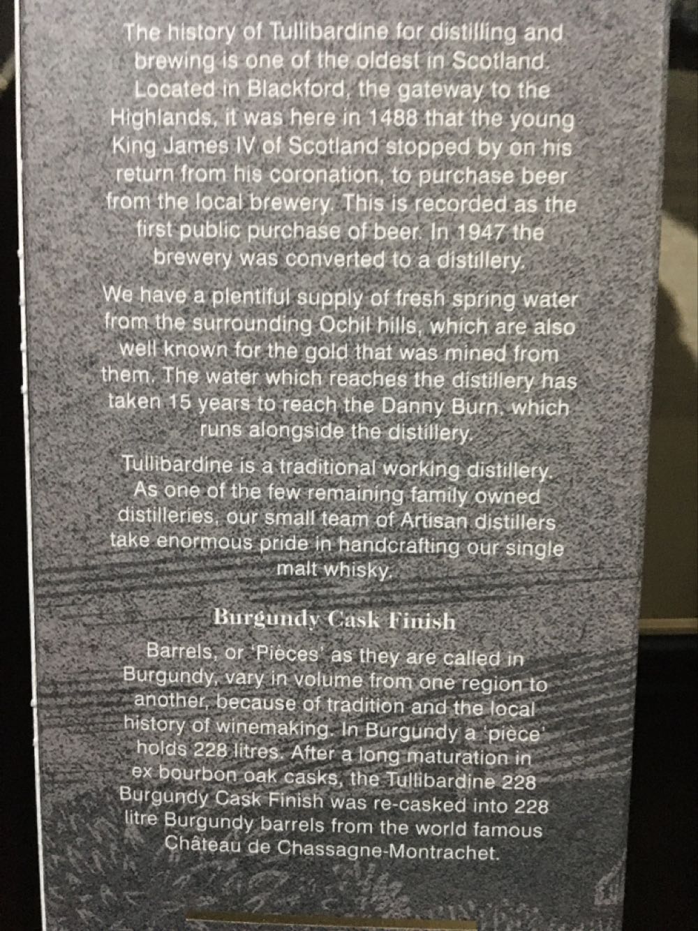 Tullibardine 228 Burgundy Finish Single Malt Whisky 43,0% vol. - 0,7 Liter - The Tullibardine Distillery (700 mL) alcohol collectible [Barcode 5060074861261] - Main Image 3