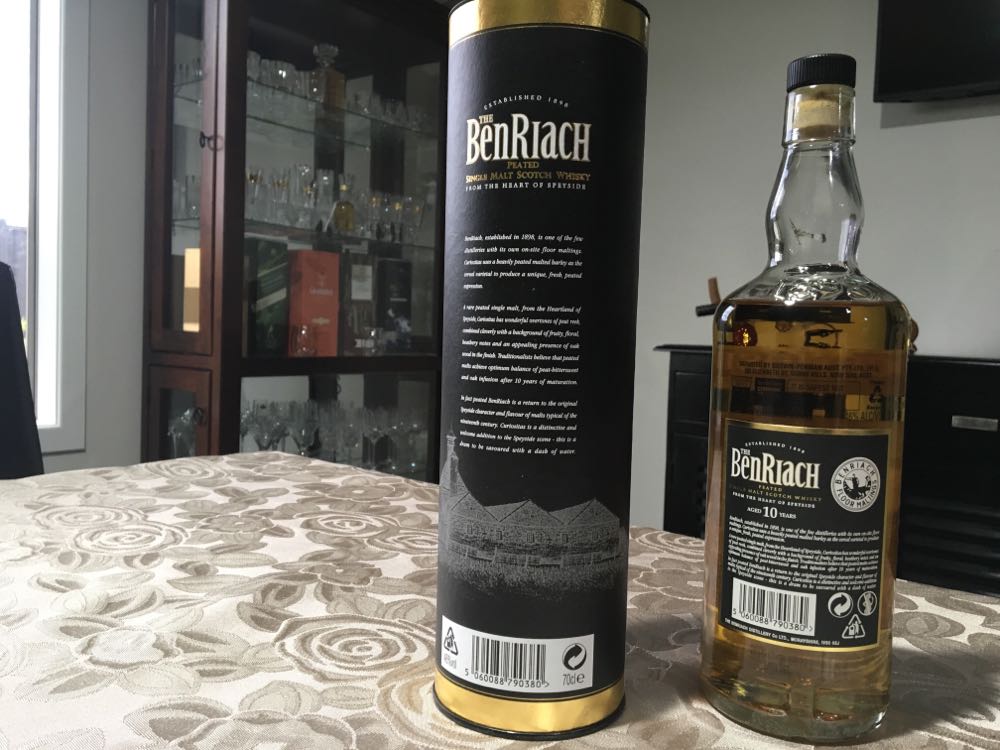 BENRIACH CURIOSITAS SCOTCH WHISKY SINGLE PEATED MALT 10 YEARS OLD MIT BOX - Benriach Distillery (700 mL) alcohol collectible [Barcode 5060088790380] - Main Image 3