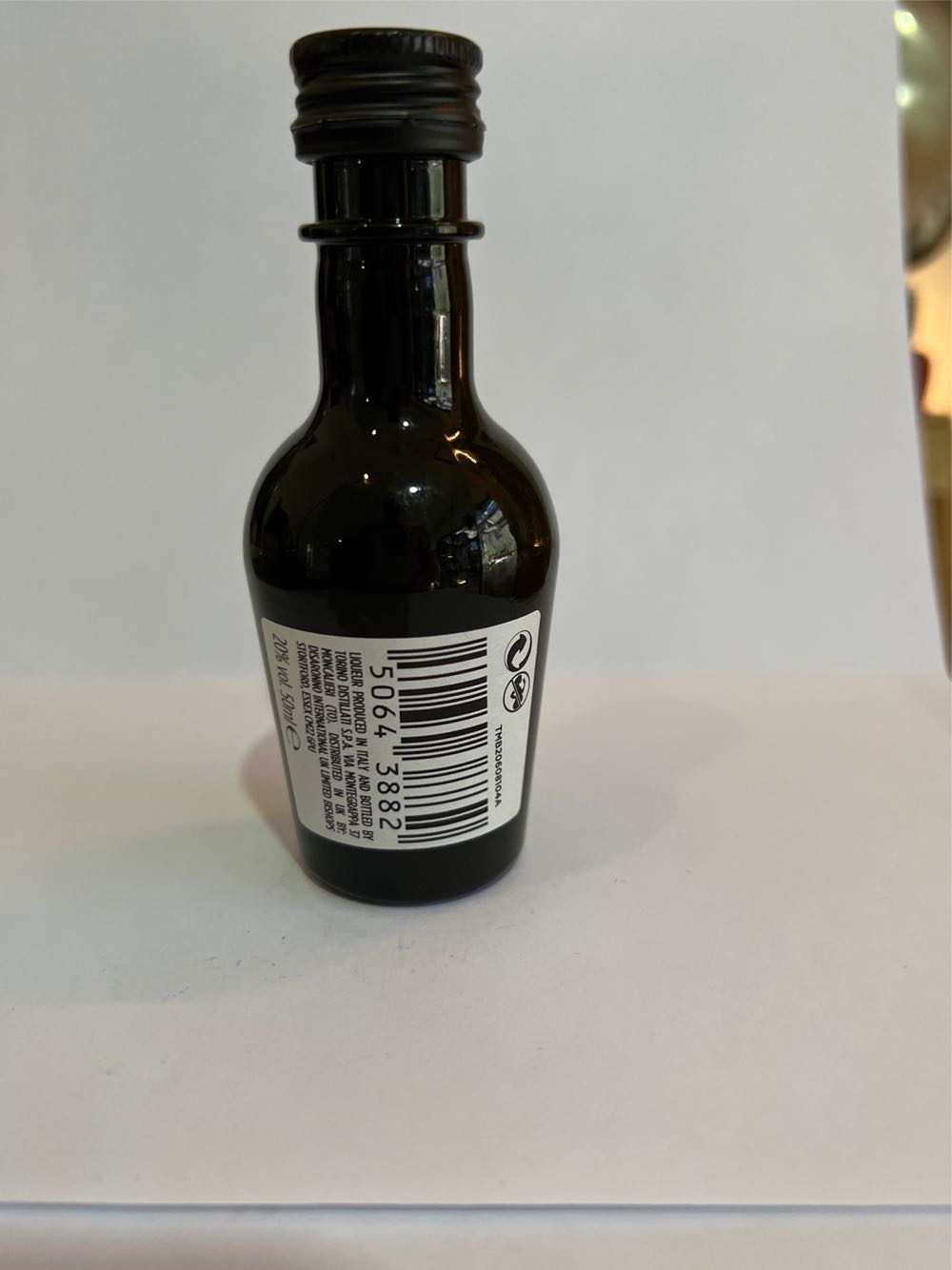 Tia Maria Dark Liqueur  - Illva Saronno S.p.A. - Italy (50 mL) alcohol collectible [Barcode 50643882] - Main Image 2