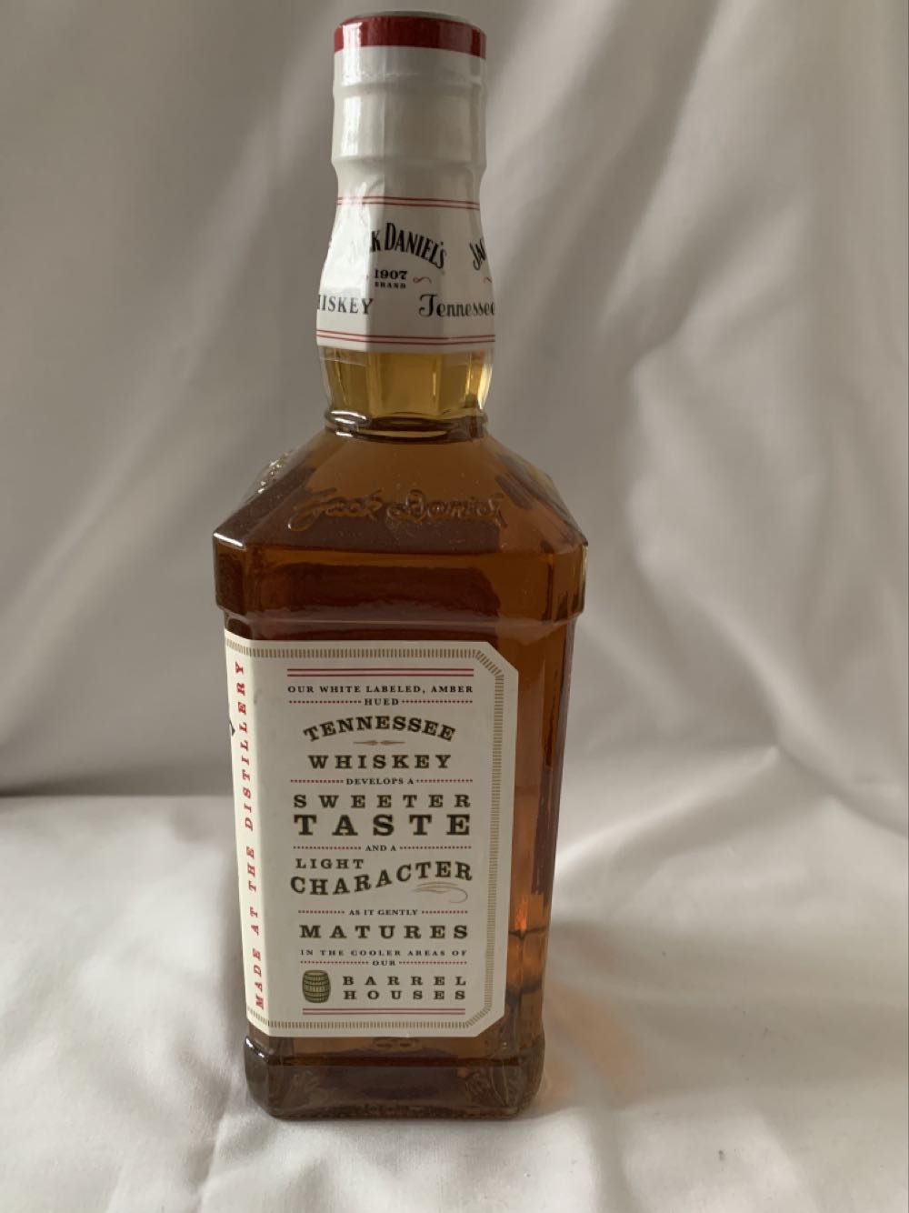 1907 White Label Heritage - Jack Daniels Distillery (700 mL) alcohol collectible [Barcode 5099873000328] - Main Image 3