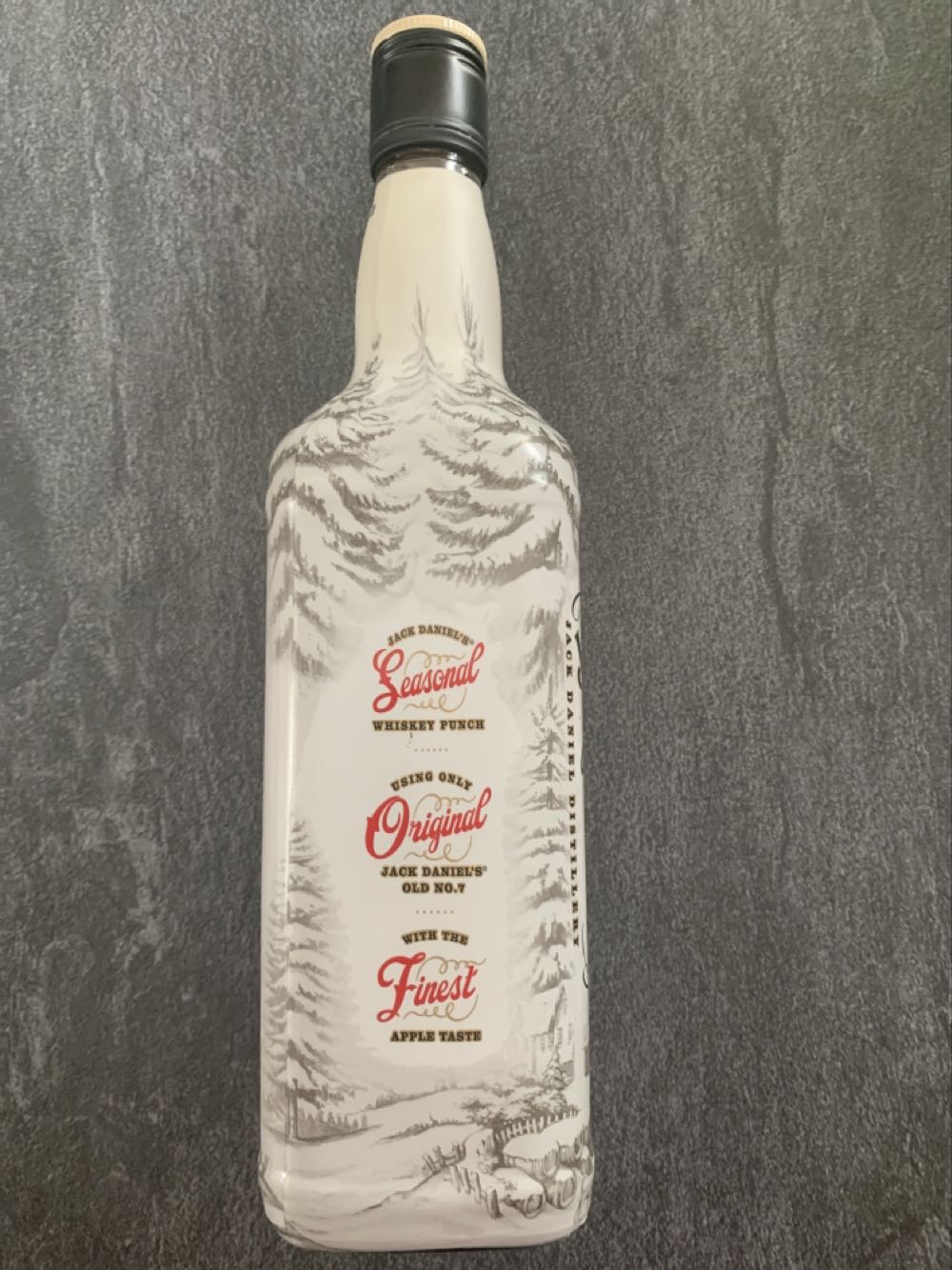 Winter Jack - 4th Gen  - Jack Daniel‘s Distillery (700 mL) alcohol collectible [Barcode 5099873000632] - Main Image 4