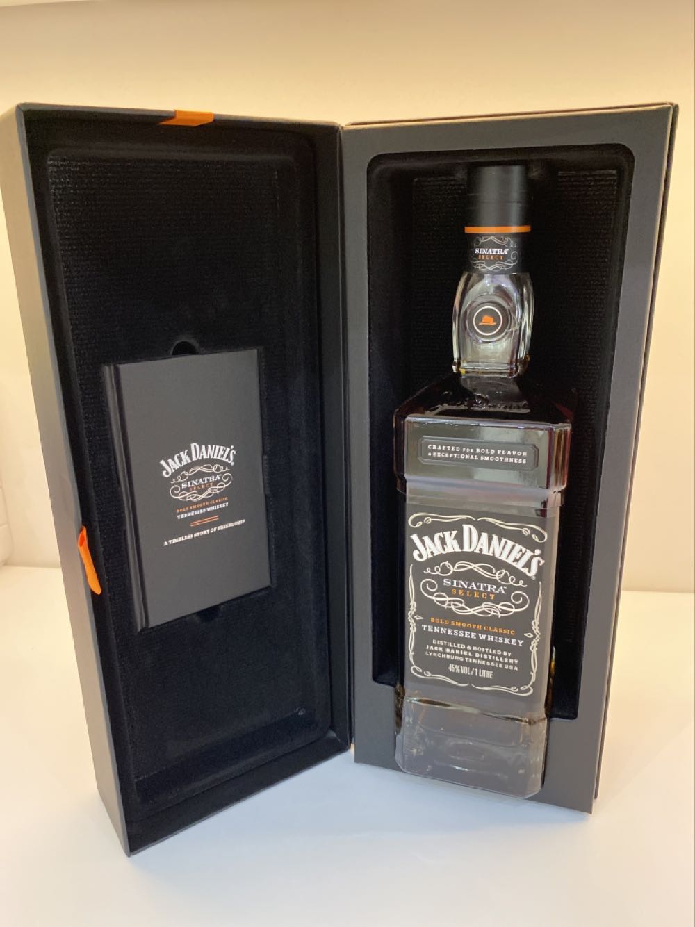Jack Daniel’s Sinatra Select - Jack Daniel’s (1 L) alcohol collectible [Barcode 5099873055533] - Main Image 3