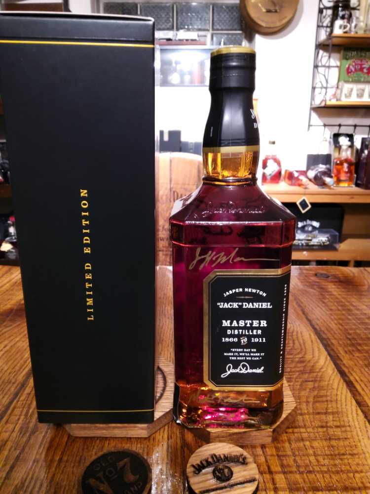Master Distiller #1 1Liter - Jack Daniel Distillery (150 L) alcohol collectible [Barcode 5122654123654] - Main Image 2
