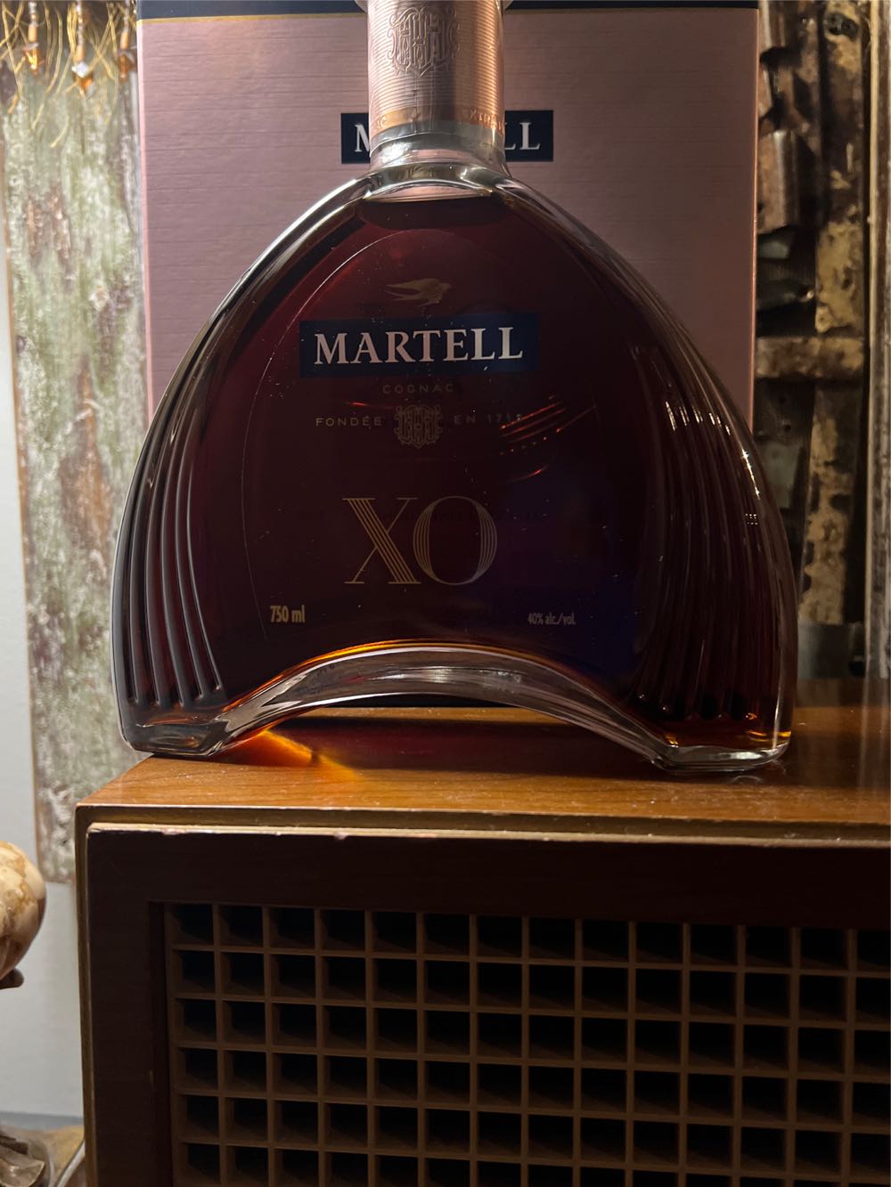 Martell XO - Martell & Co. (750mL) alcohol collectible [Barcode 080432101261] - Main Image 4