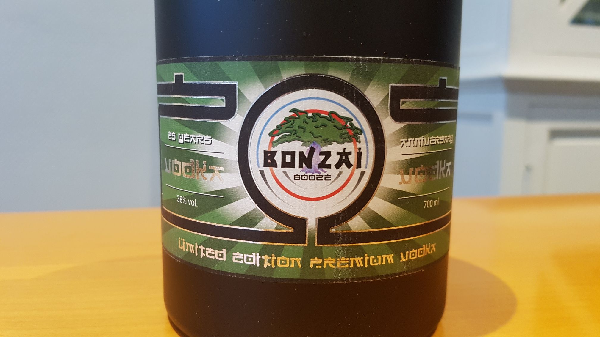 Bonzai 25 years limited edition premium vodka 700ml 38% Belgium - Sterkstokers (700mL) alcohol collectible [Barcode 5430000344531] - Main Image 2
