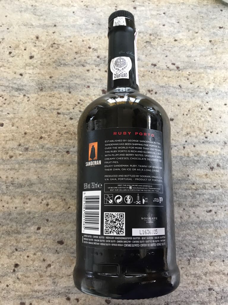 Portwein - Original Sandeman Ruby Port (750ml mL) alcohol collectible [Barcode 5601083001585] - Main Image 2