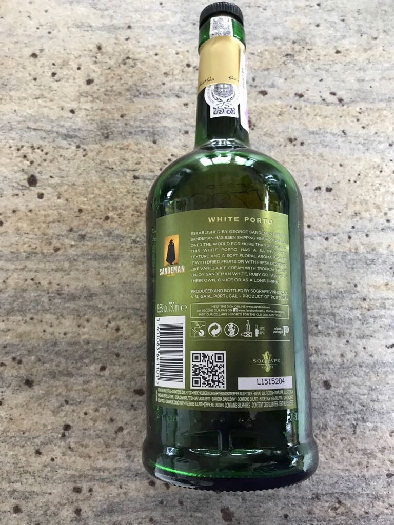 Sandeman White Porto - Original Sandeman Whit Port (750 mL) alcohol collectible [Barcode 5601083641101] - Main Image 2