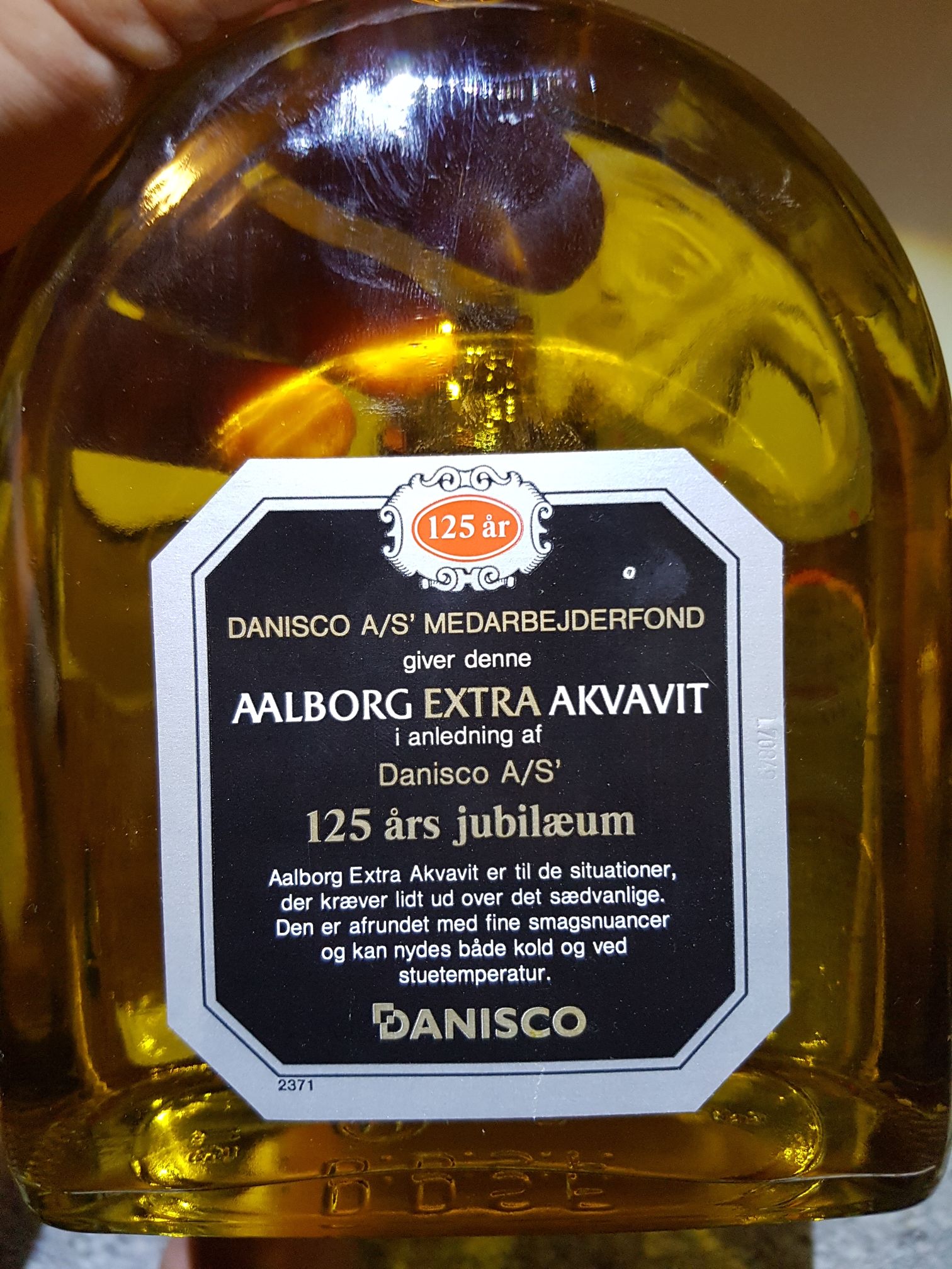 Aalborg Extra Akvavit 125 års jubilæum - Aalborg (700 mL) alcohol collectible [Barcode 5700350015710] - Main Image 2