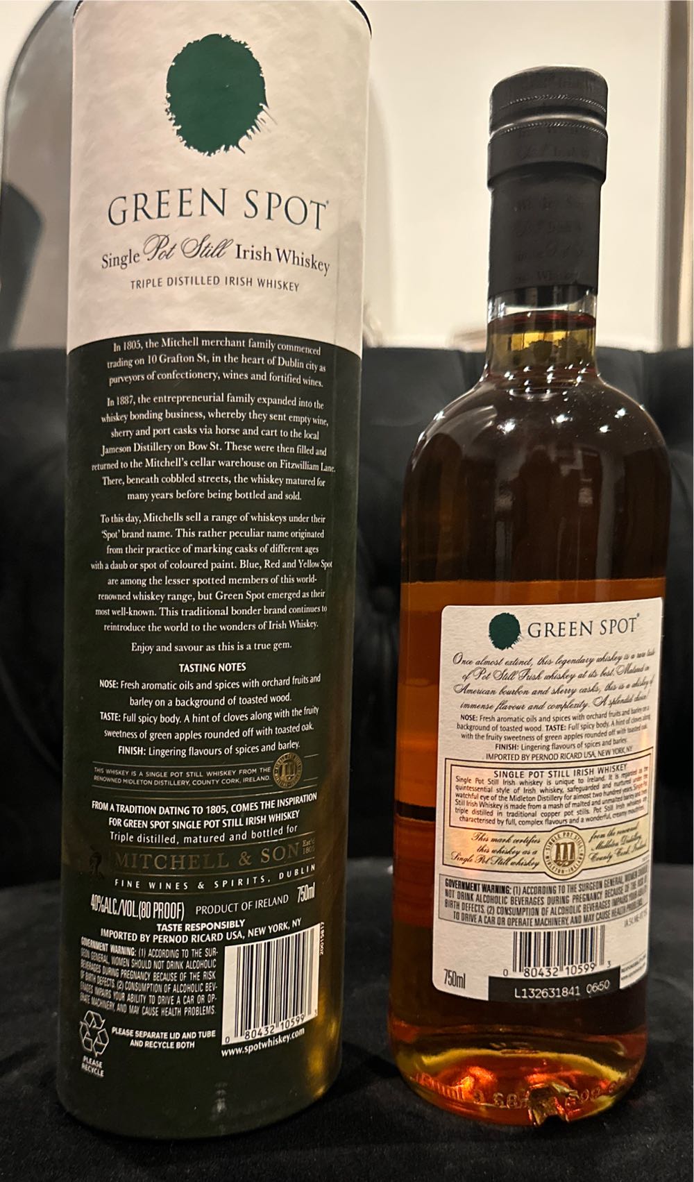 Green Spot Single Pot Still Irish Whiskey - Midleton Distillery (Irish Distillers) / Mitchell & Son (bottled for) (700ml (70cl)) alcohol collectible [Barcode 080432105993] - Main Image 4