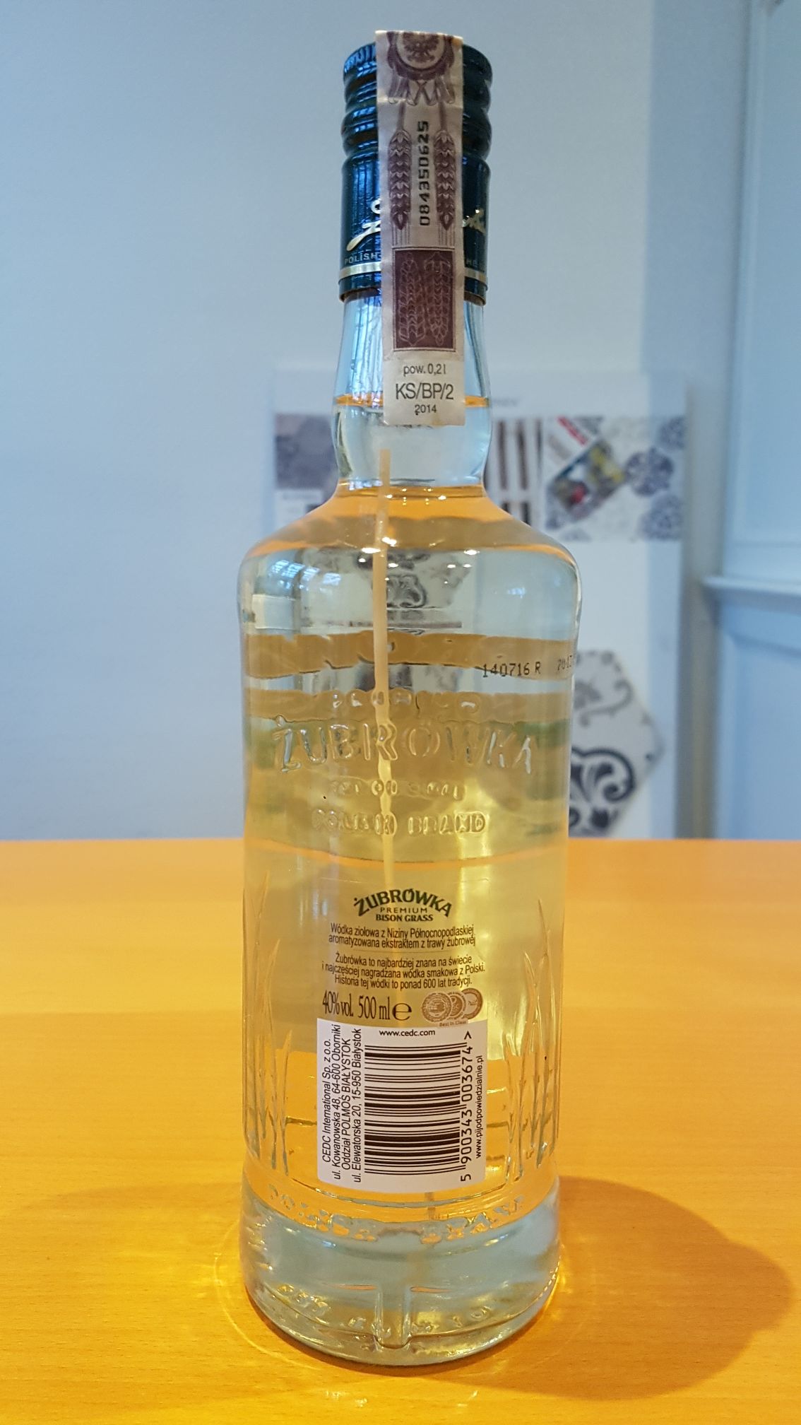Zubrowka Bison Grass  - Polmos Bialystock SA (500mL) alcohol collectible [Barcode 5900343003674] - Main Image 2