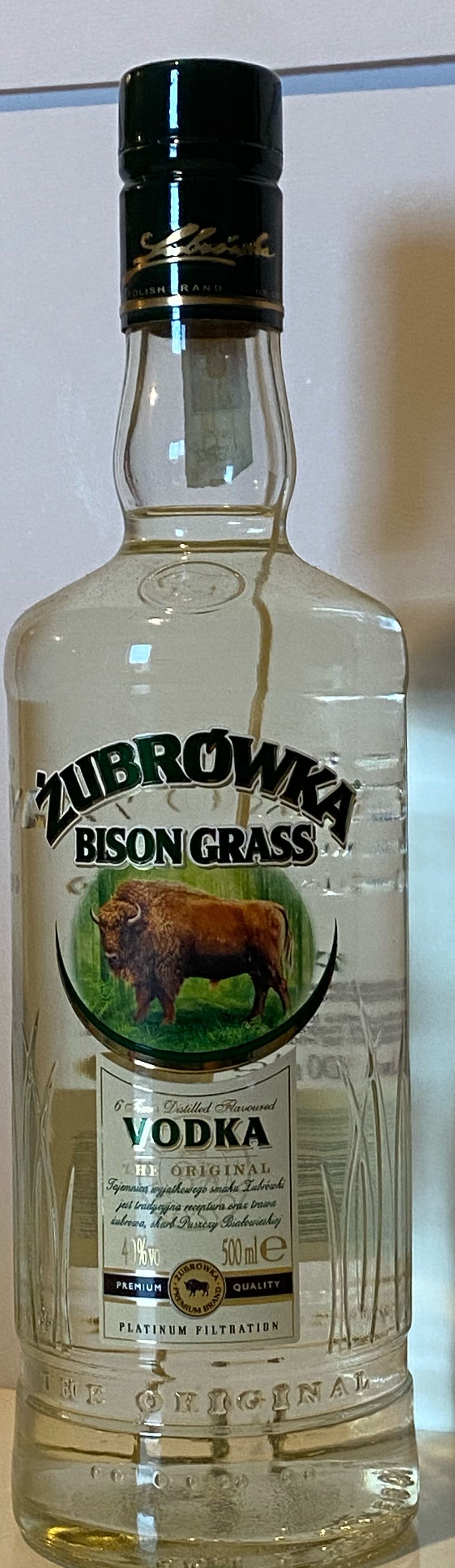 Zubrowka Bison Grass  - Polmos Bialystock SA (500mL) alcohol collectible [Barcode 5900343003674] - Main Image 3