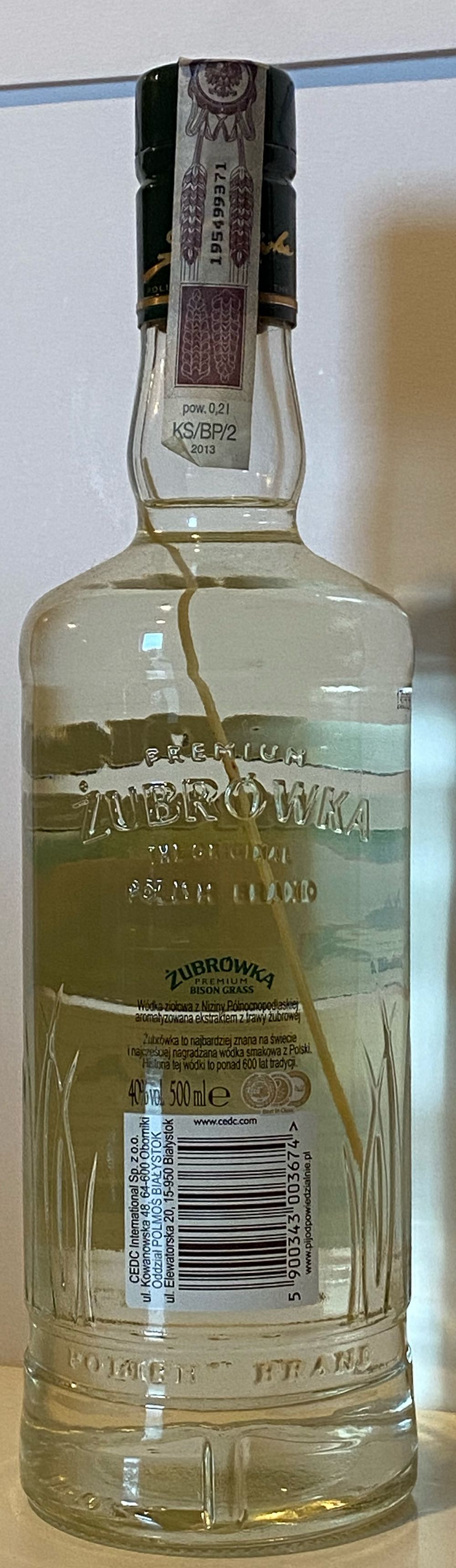 Zubrowka Bison Grass  - Polmos Bialystock SA (500mL) alcohol collectible [Barcode 5900343003674] - Main Image 4