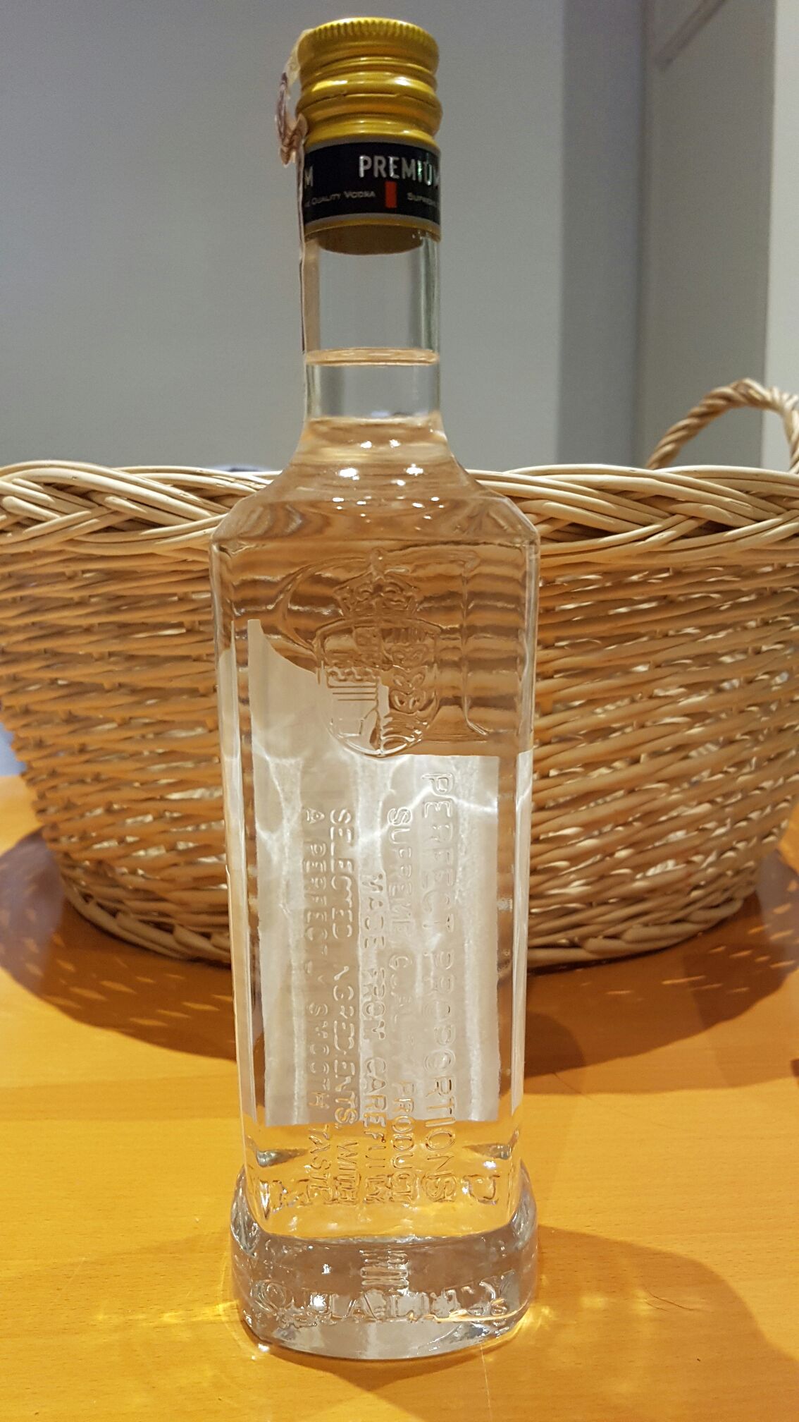 Premium Vodka 500ml 40% Poland - Wyborowa SA (500mL) alcohol collectible [Barcode 5900685000645] - Main Image 2