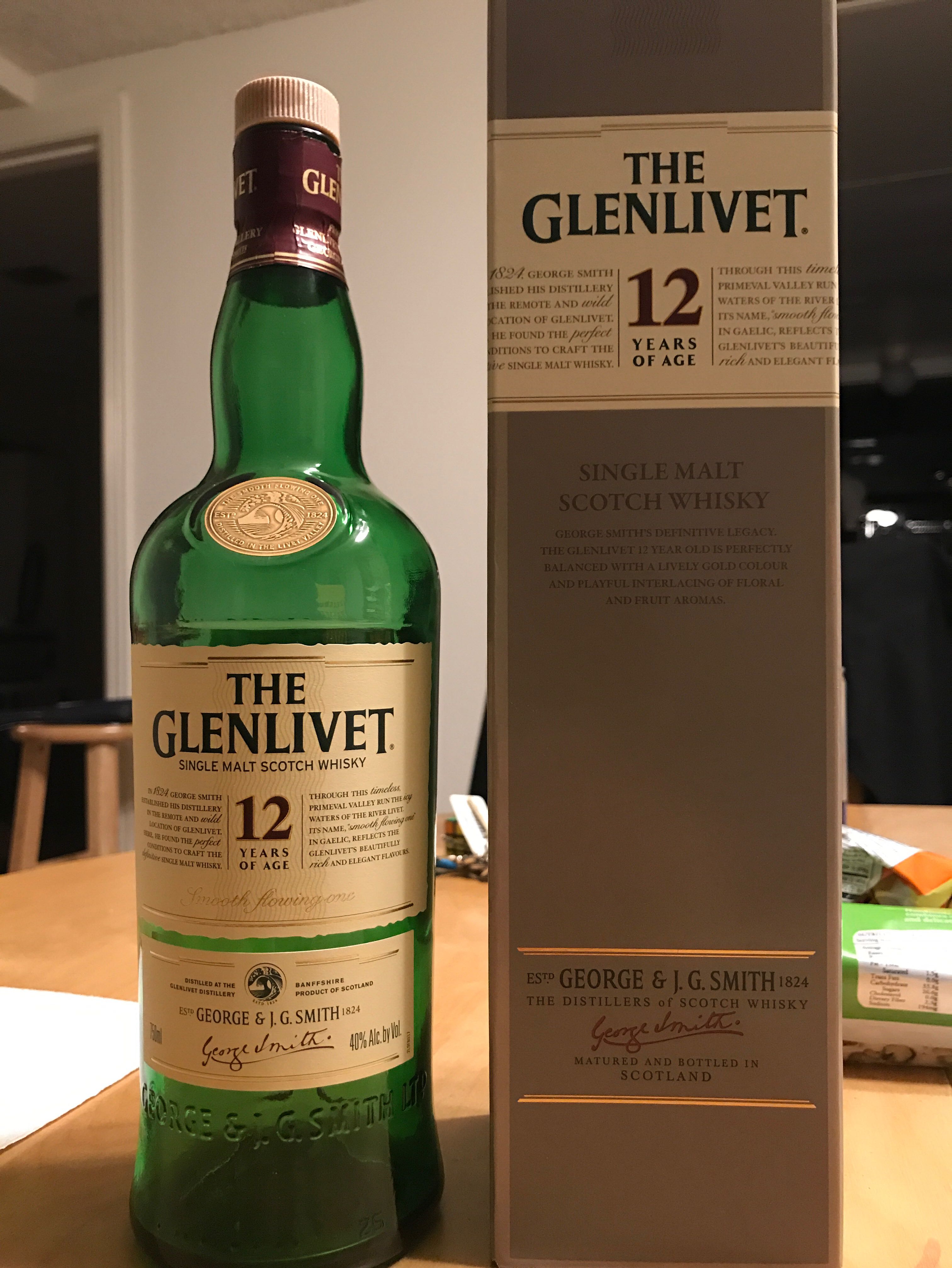 Glenlivet 12 Years Old - Glenlivet (750 mL) alcohol collectible [Barcode 080432400630] - Main Image 3