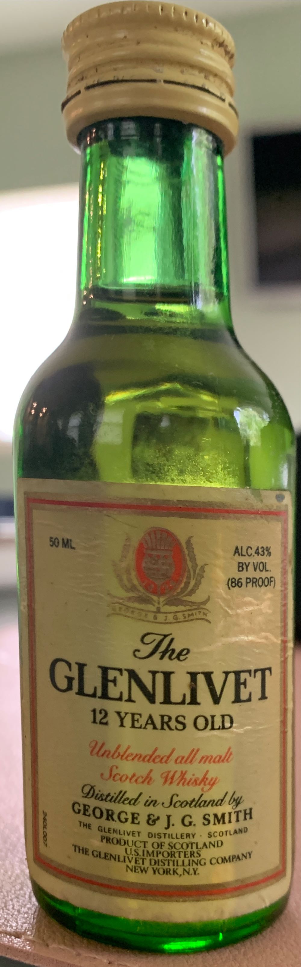 GLENLIVET 12y Double Oak Single Malt Scotch Whisky - The Glenlivet Distillery (1000 mL) alcohol collectible [Barcode 080432400708] - Main Image 3