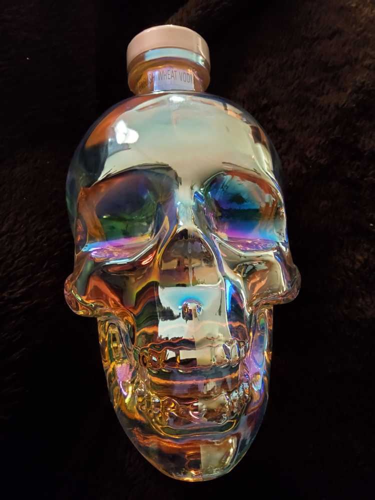 Crystal Head Aurora - Globefill Inc, St Johns CAN (750 mL) alcohol collectible [Barcode 627040411568] - Main Image 3