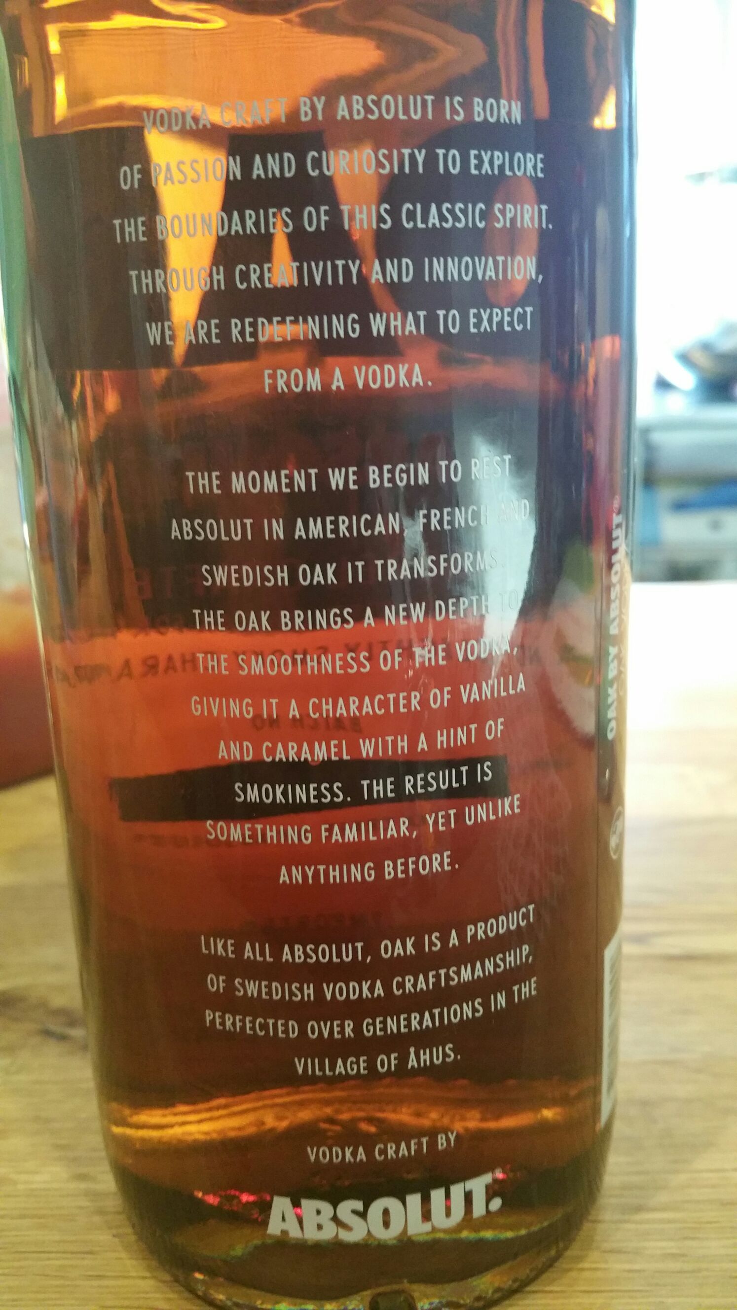 Absolut Oak - Åhus , Sweden (100) alcohol collectible [Barcode 6317042317008] - Main Image 2