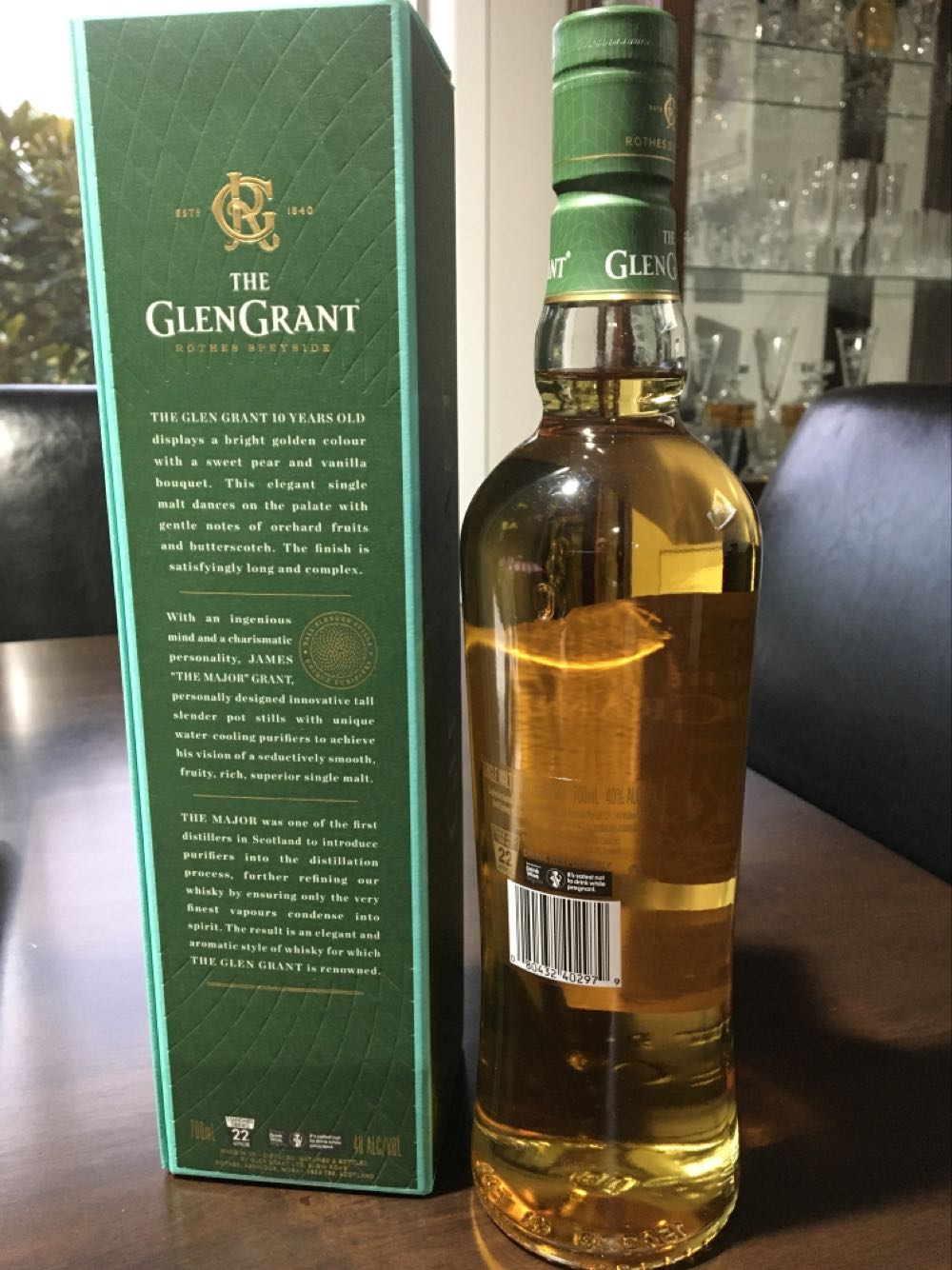 Glen grant Single malt whisky 10 years old - Glen grant distillery (700 mL) alcohol collectible [Barcode 080432402979] - Main Image 3