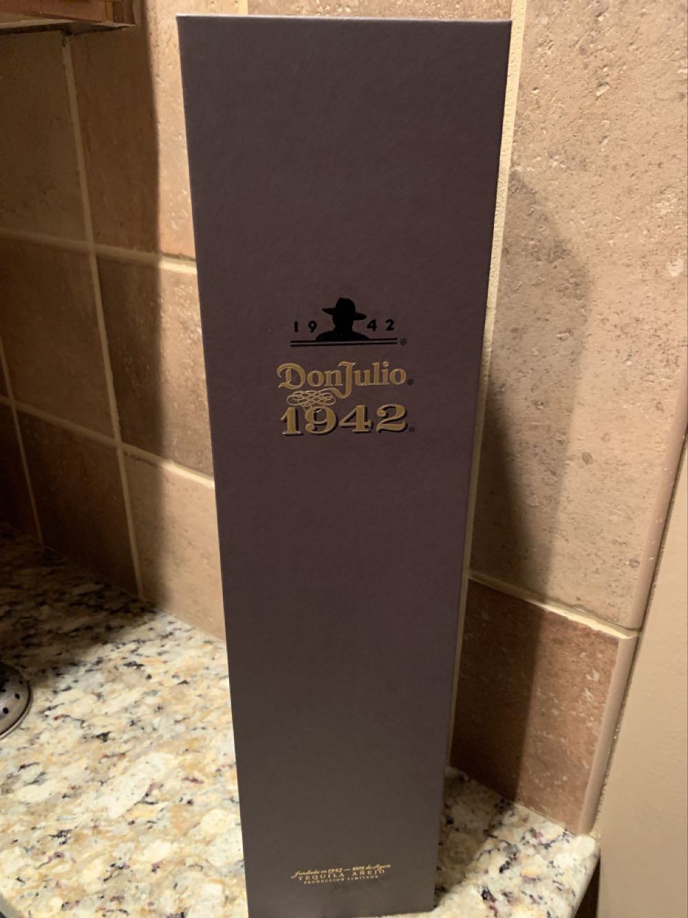 Don Julio 1942 - Diageo México Operaciones, S.A.De C.V. (750 mL) alcohol collectible [Barcode 674545000322] - Main Image 3