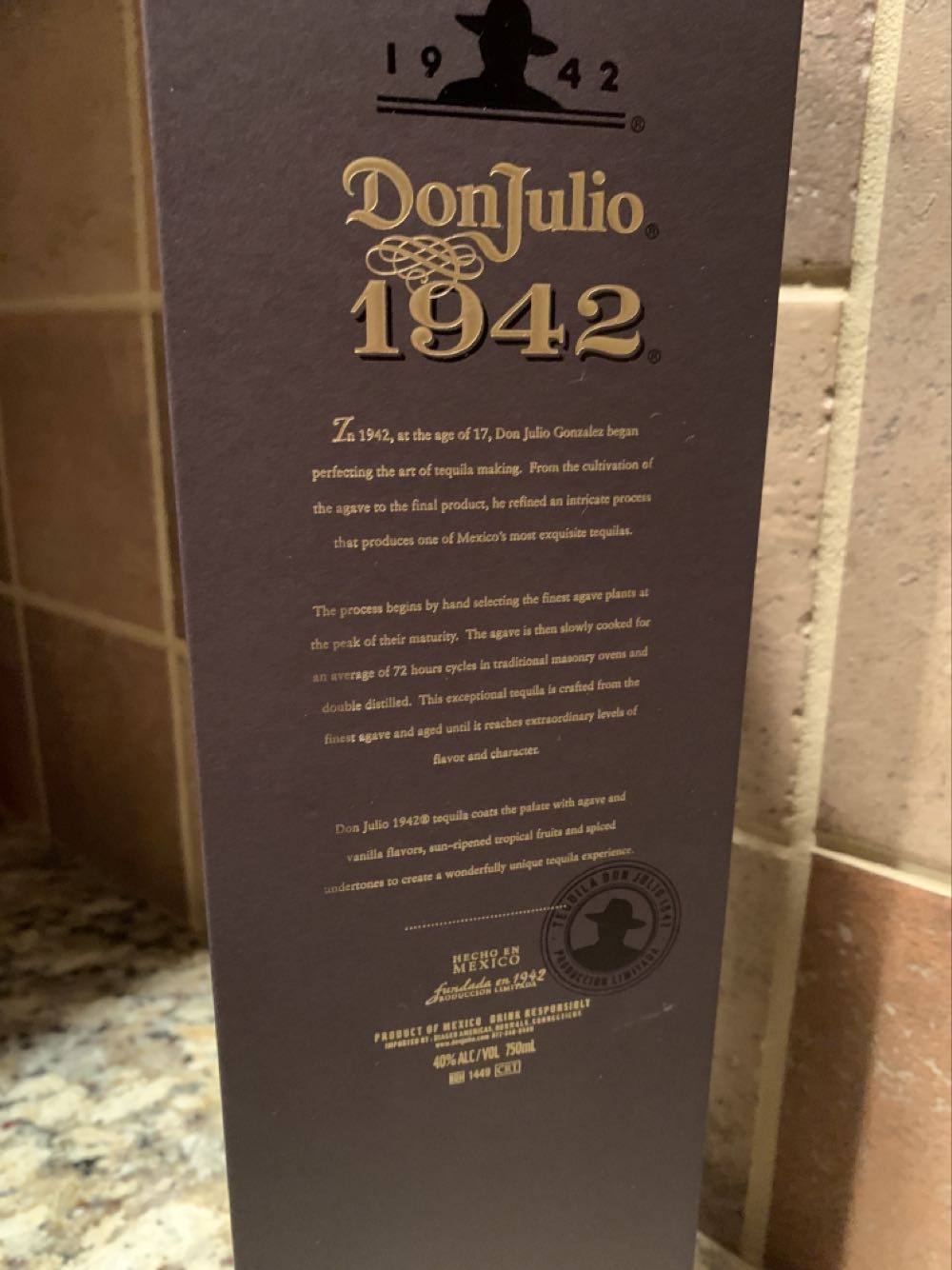 Don Julio 1942 - Diageo México Operaciones, S.A.De C.V. (750 mL) alcohol collectible [Barcode 674545000322] - Main Image 4