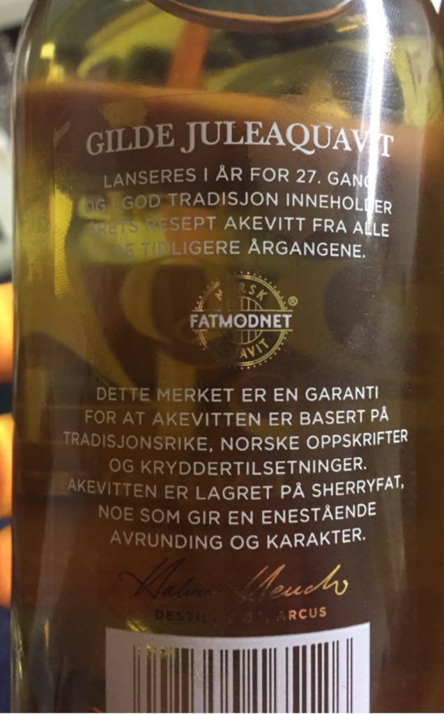 Gilde JuleAquavit 2018 - Gilde (500mL) alcohol collectible [Barcode 7048350165126] - Main Image 2