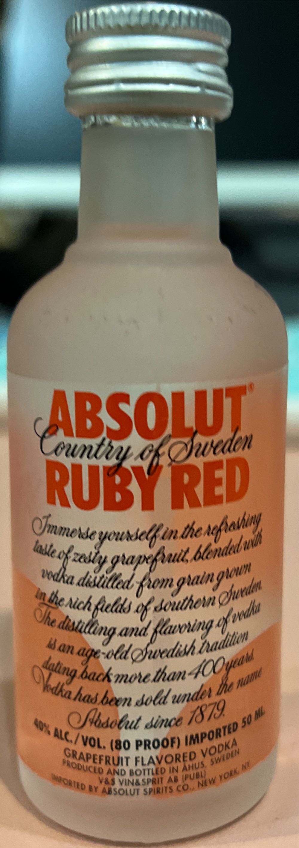 Absolut Ruby Red - The Absolut Company AB (Pernod Ricard) (50mL) alcohol collectible [Barcode 7312040080502] - Main Image 2