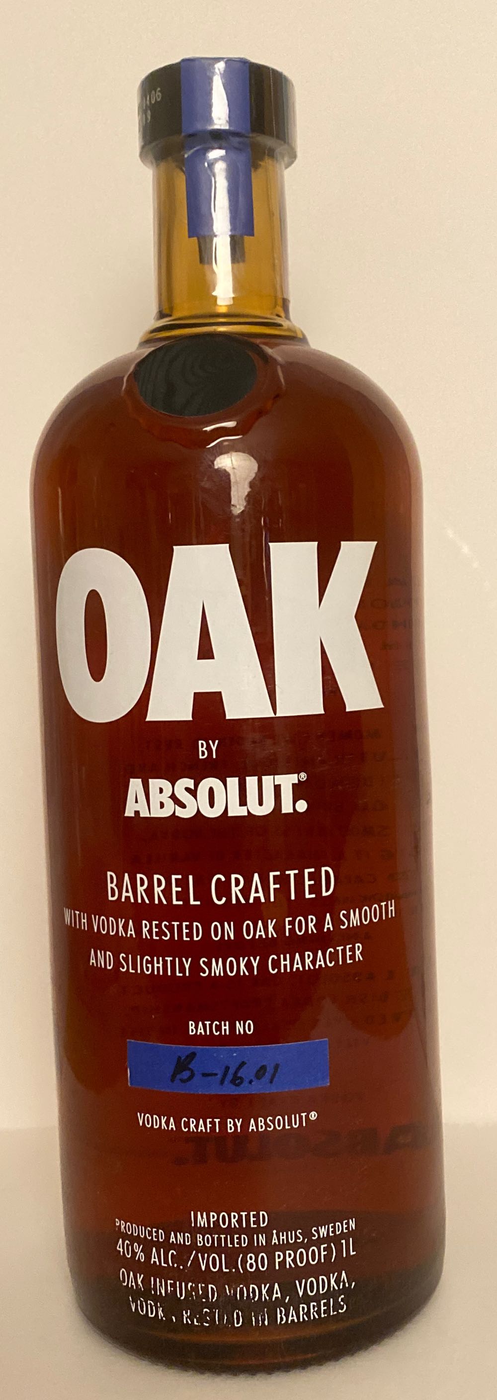 Absolut - Oak Vodka - The Absolut Company AB (1L) alcohol collectible [Barcode 7312040311002] - Main Image 3