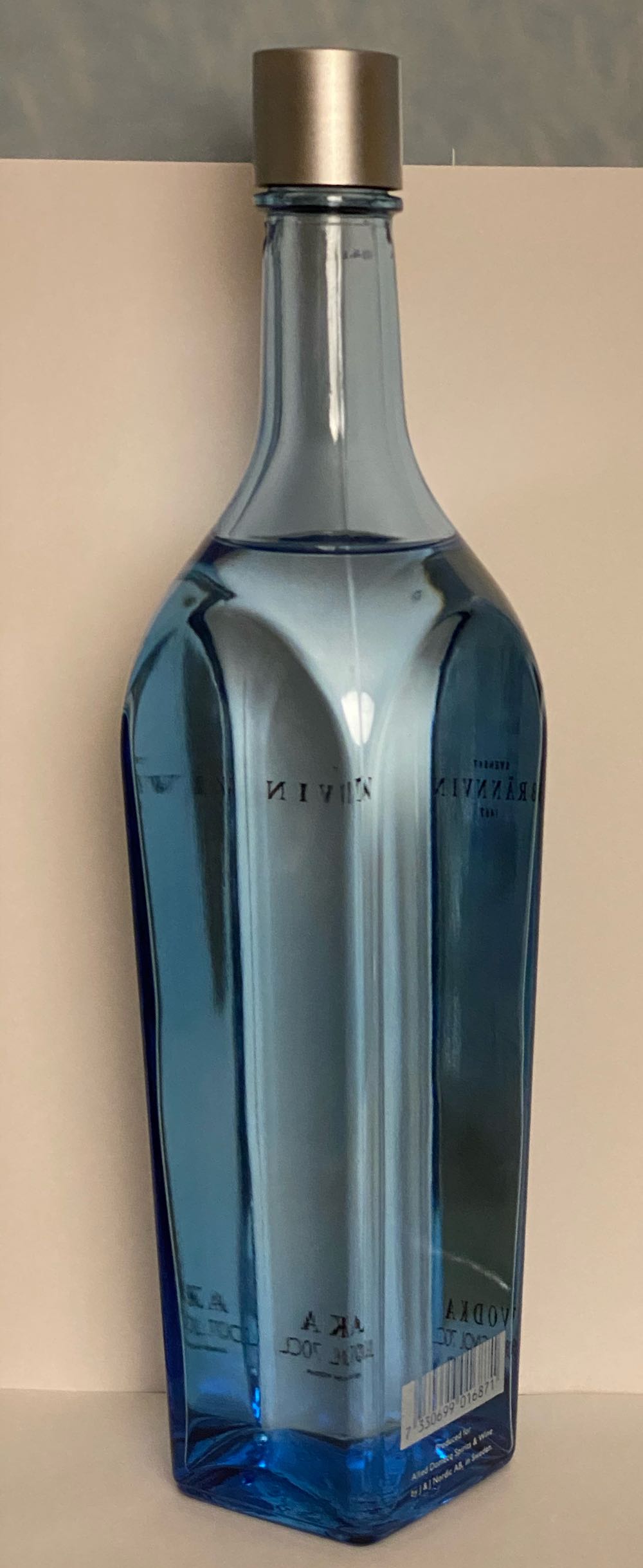 Svenskt Brännvin - n/a (700 mL) alcohol collectible [Barcode 7330699016871] - Main Image 3